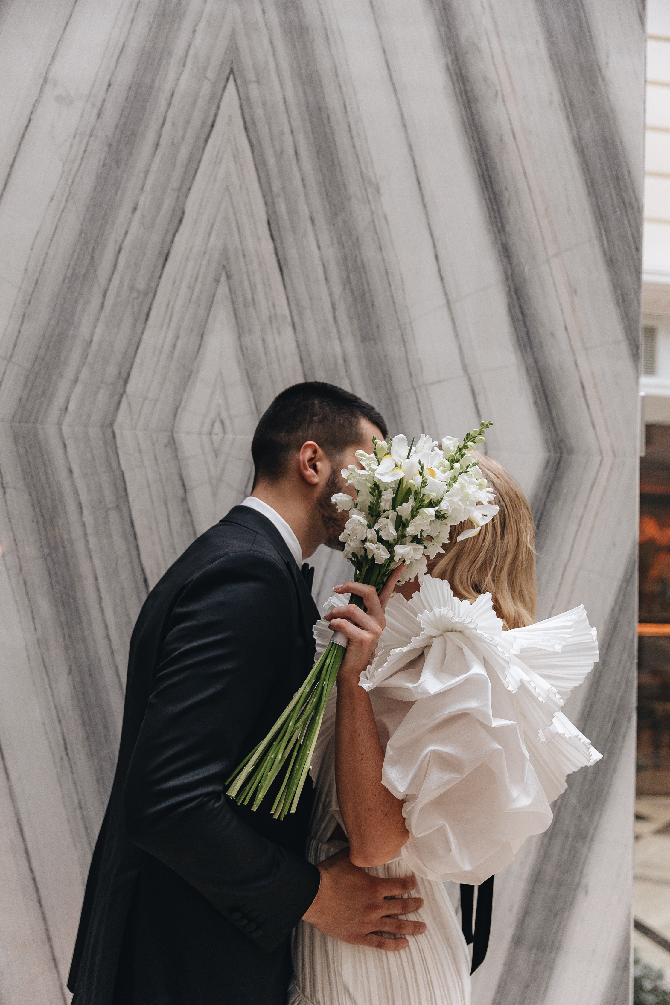 Свадебная фотосессия в отеле Tsar Palace. Свадебный фотограф и видеограф — Сергей и Дарья