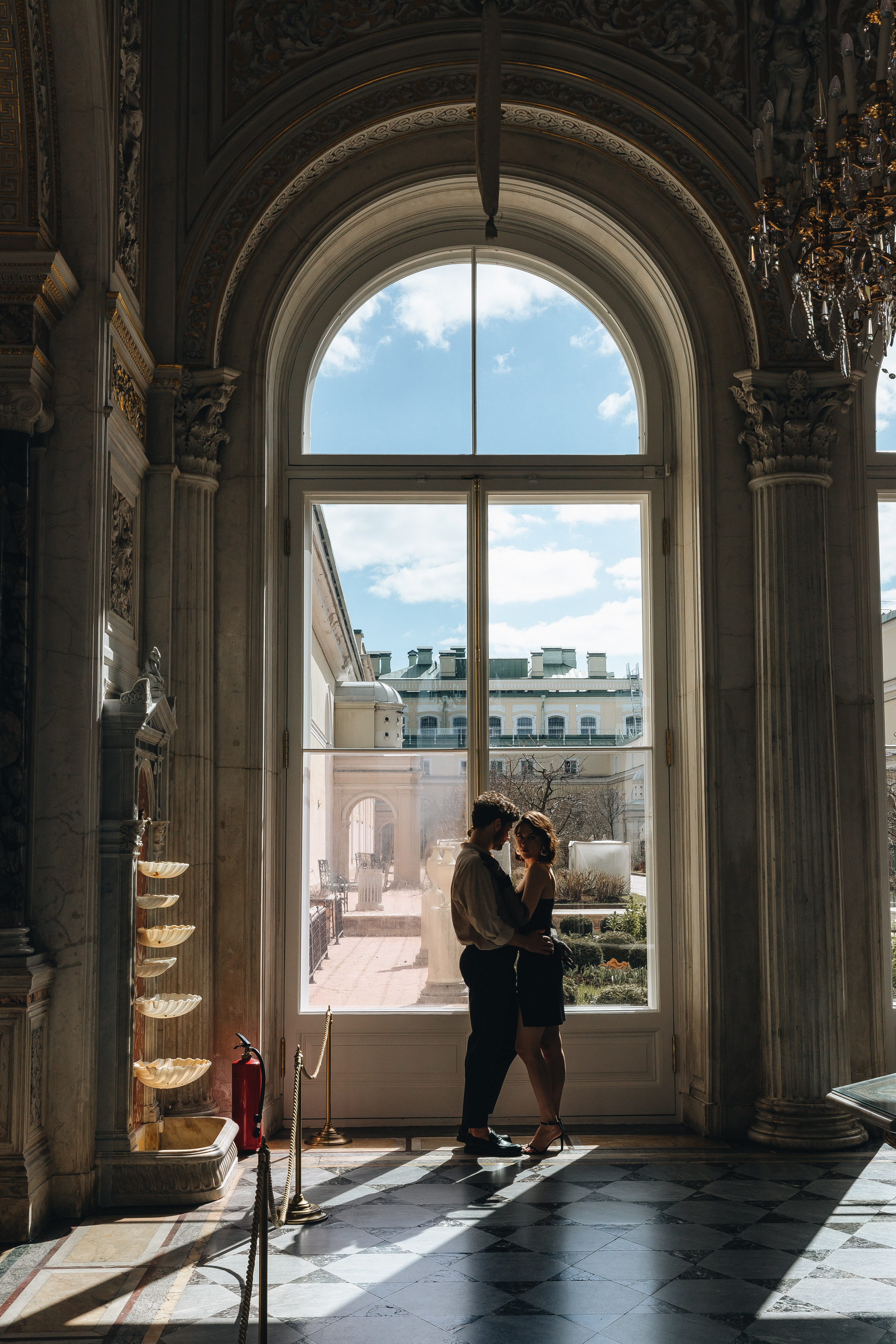 Лав стори в Эрмитаже. Свадьба. Свадебный фотограф. Свадебный фотограф и видеограф — Сергей и Дарья