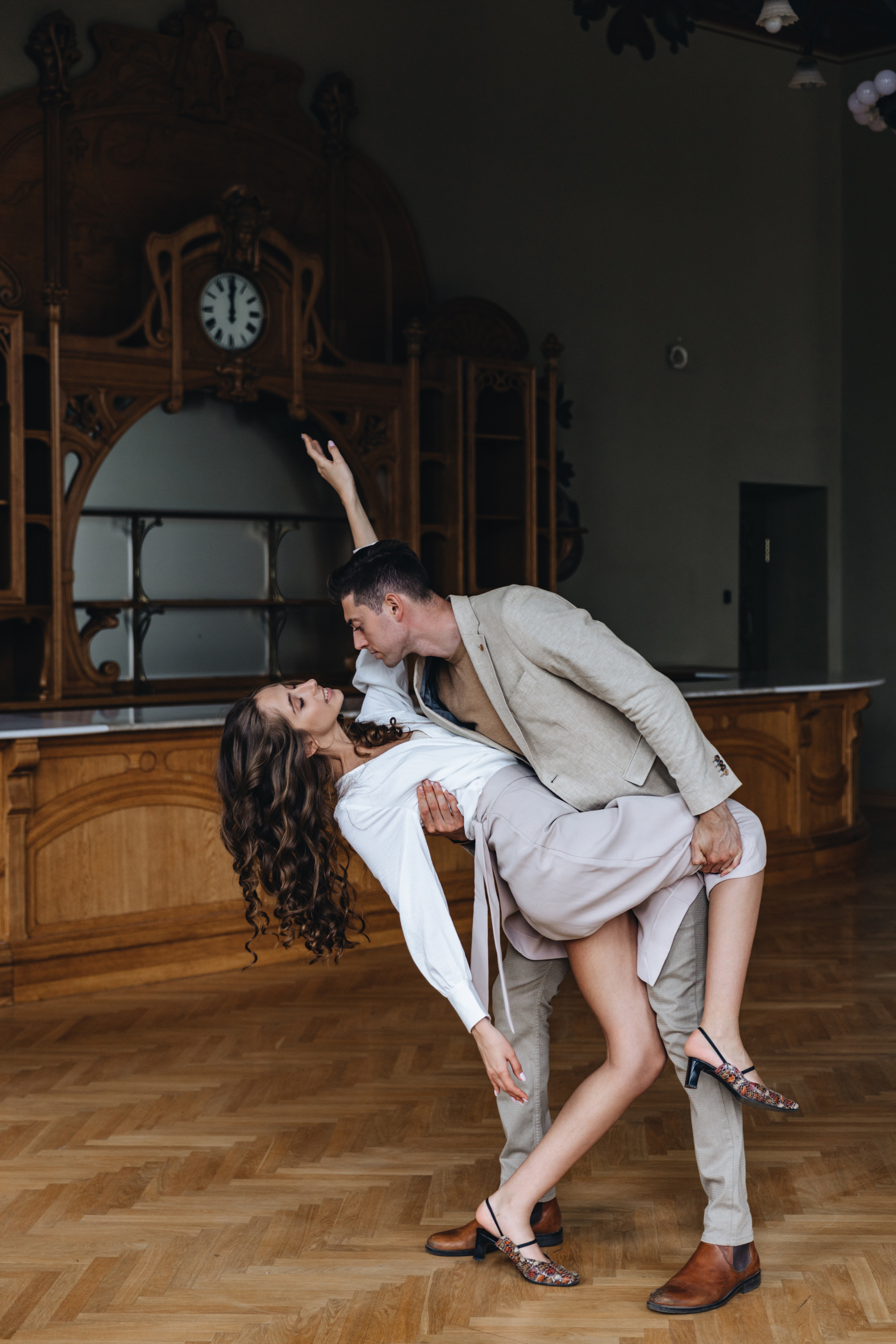 Лавстори на Витебском вокзале. Свадебный фотограф и видеограф — Сергей и Дарья