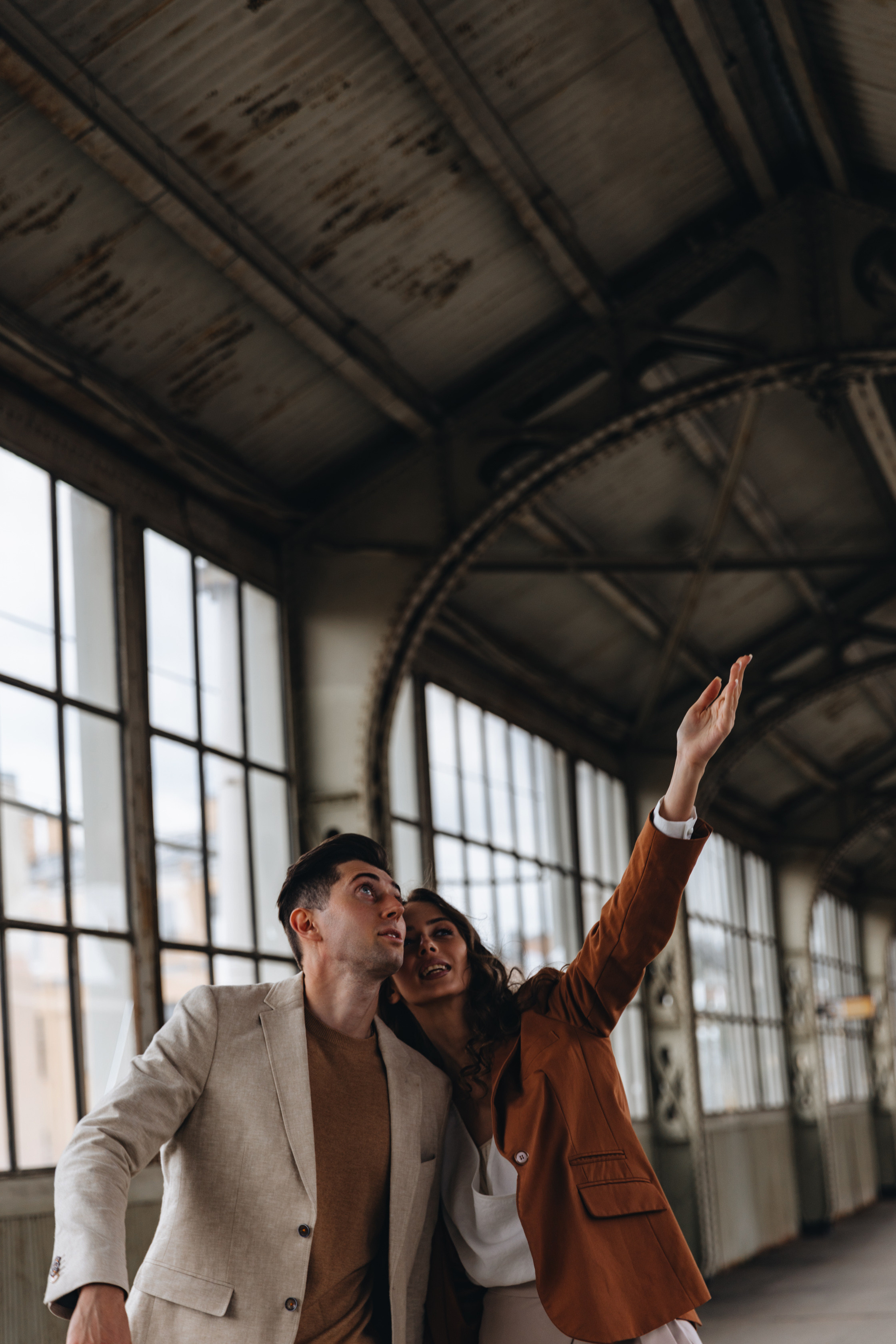 Лавстори на Витебском вокзале. Свадебный фотограф и видеограф — Сергей и Дарья