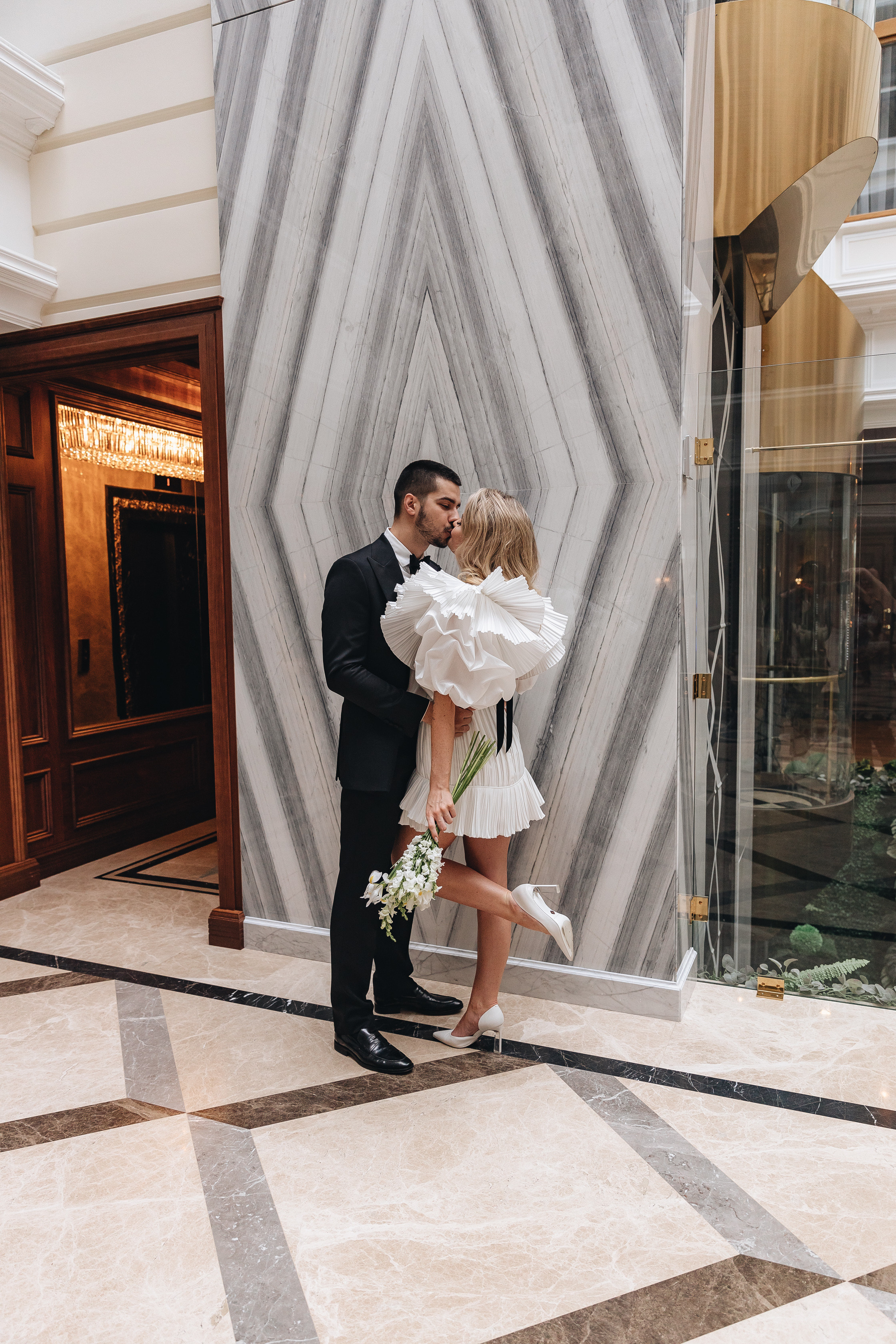 Свадебная фотосессия в отеле Tsar Palace. Свадебный фотограф и видеограф — Сергей и Дарья