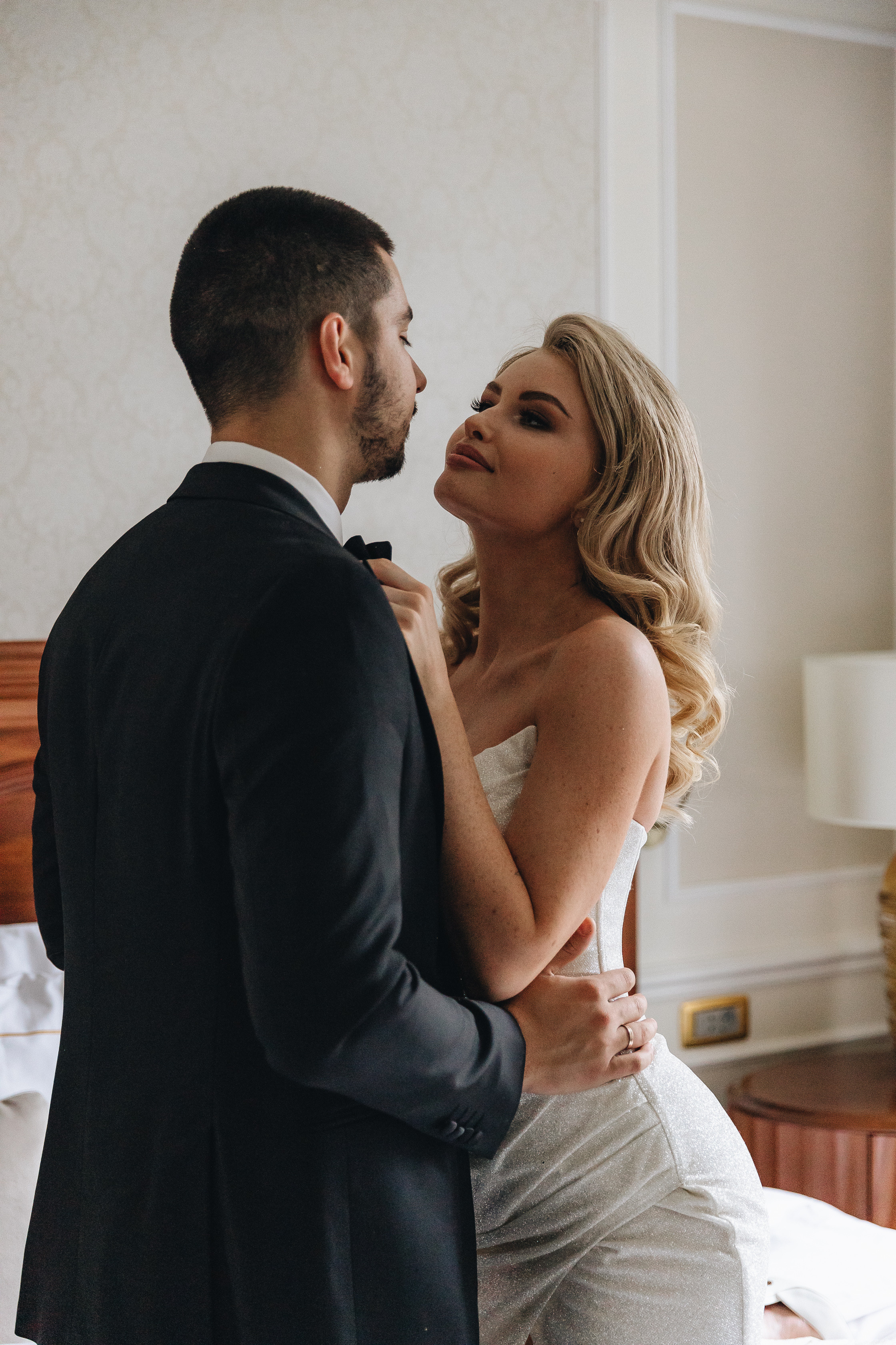 Свадебная фотосессия в отеле Tsar Palace. Свадебный фотограф и видеограф — Сергей и Дарья