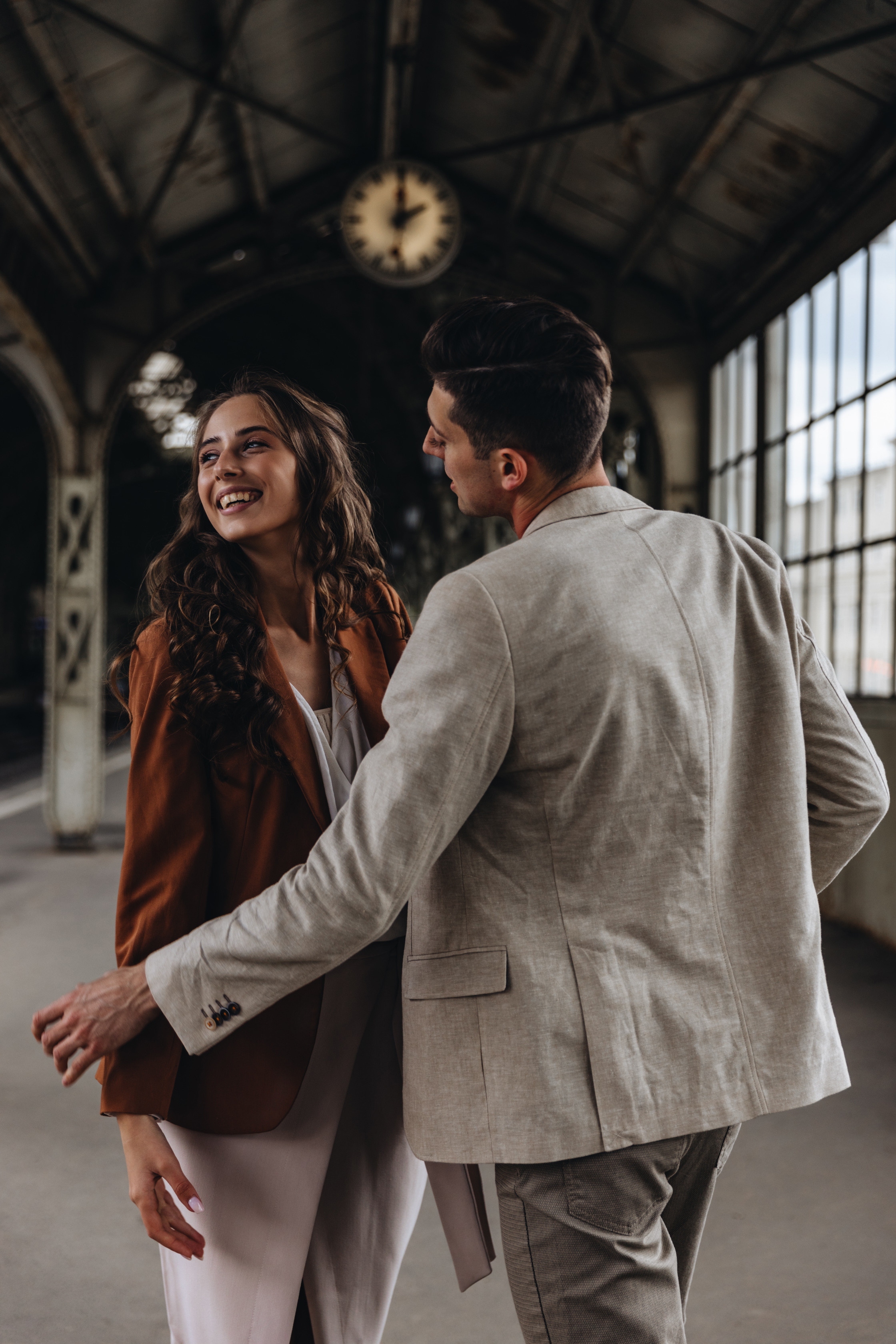 Лавстори на Витебском вокзале. Свадебный фотограф и видеограф — Сергей и Дарья