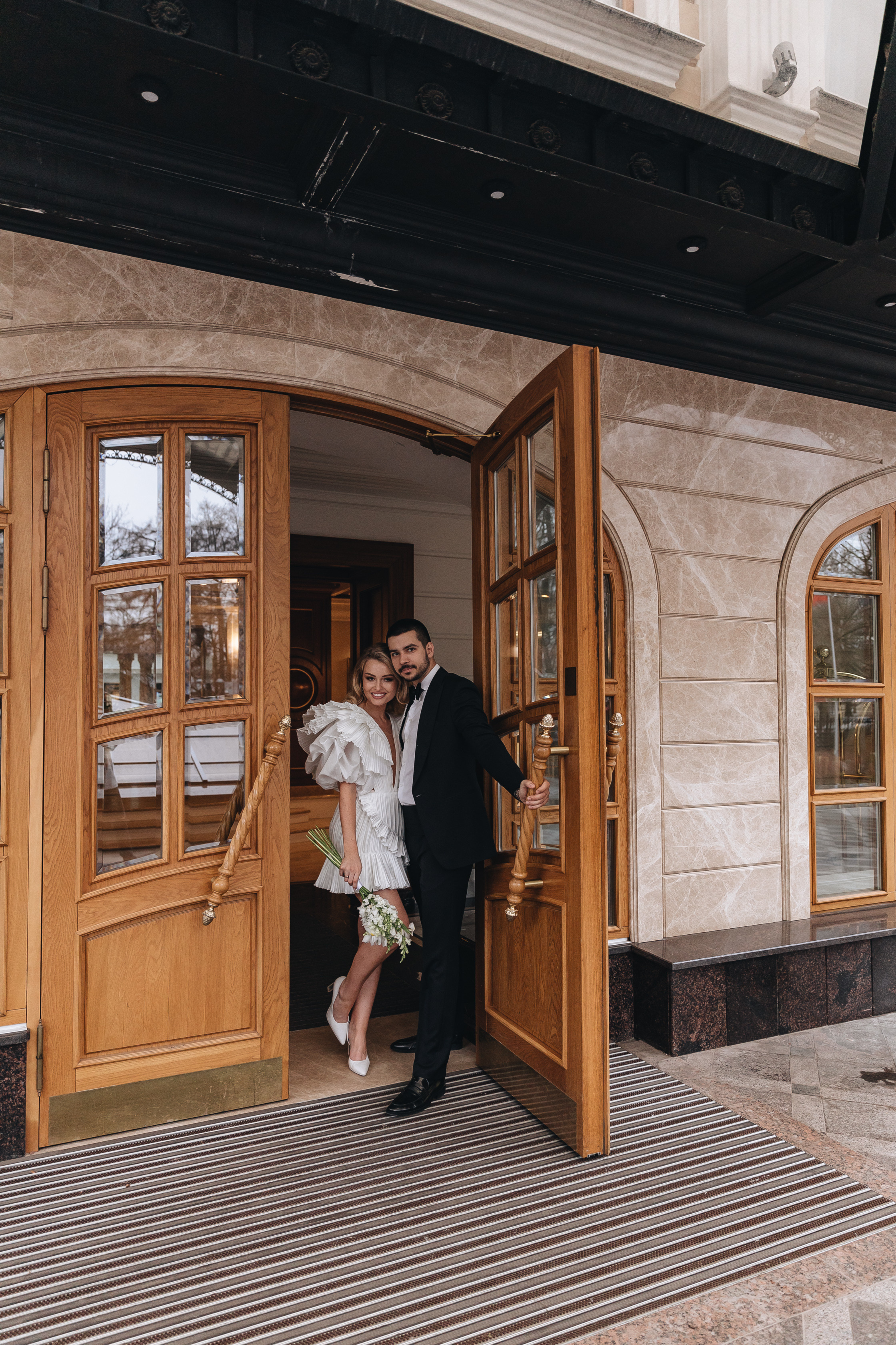 Свадебная фотосессия в отеле Tsar Palace. Свадебный фотограф и видеограф — Сергей и Дарья