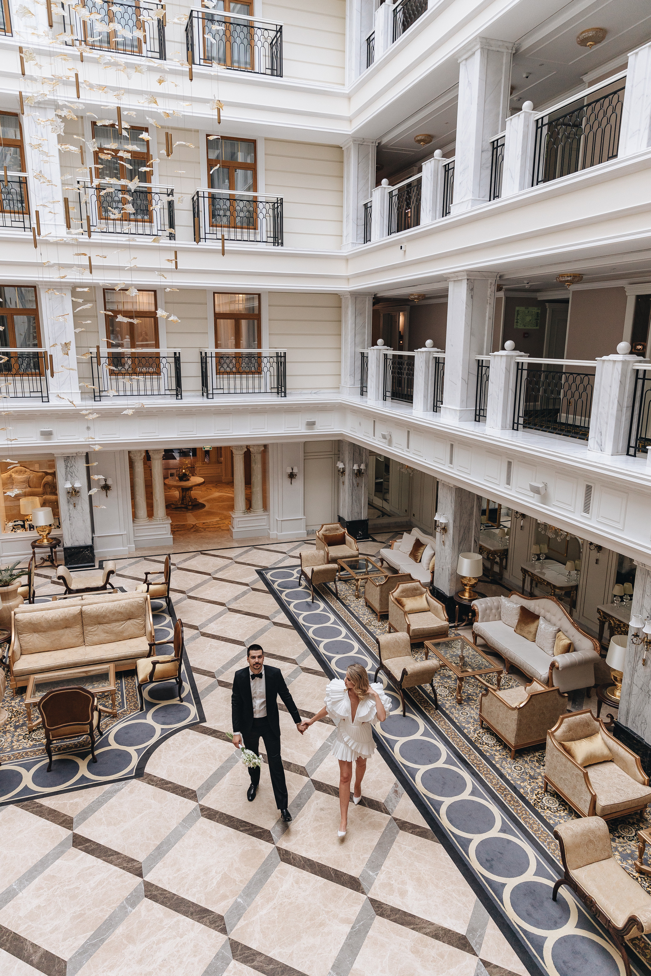 Свадебная фотосессия в отеле Tsar Palace. Свадебный фотограф и видеограф — Сергей и Дарья