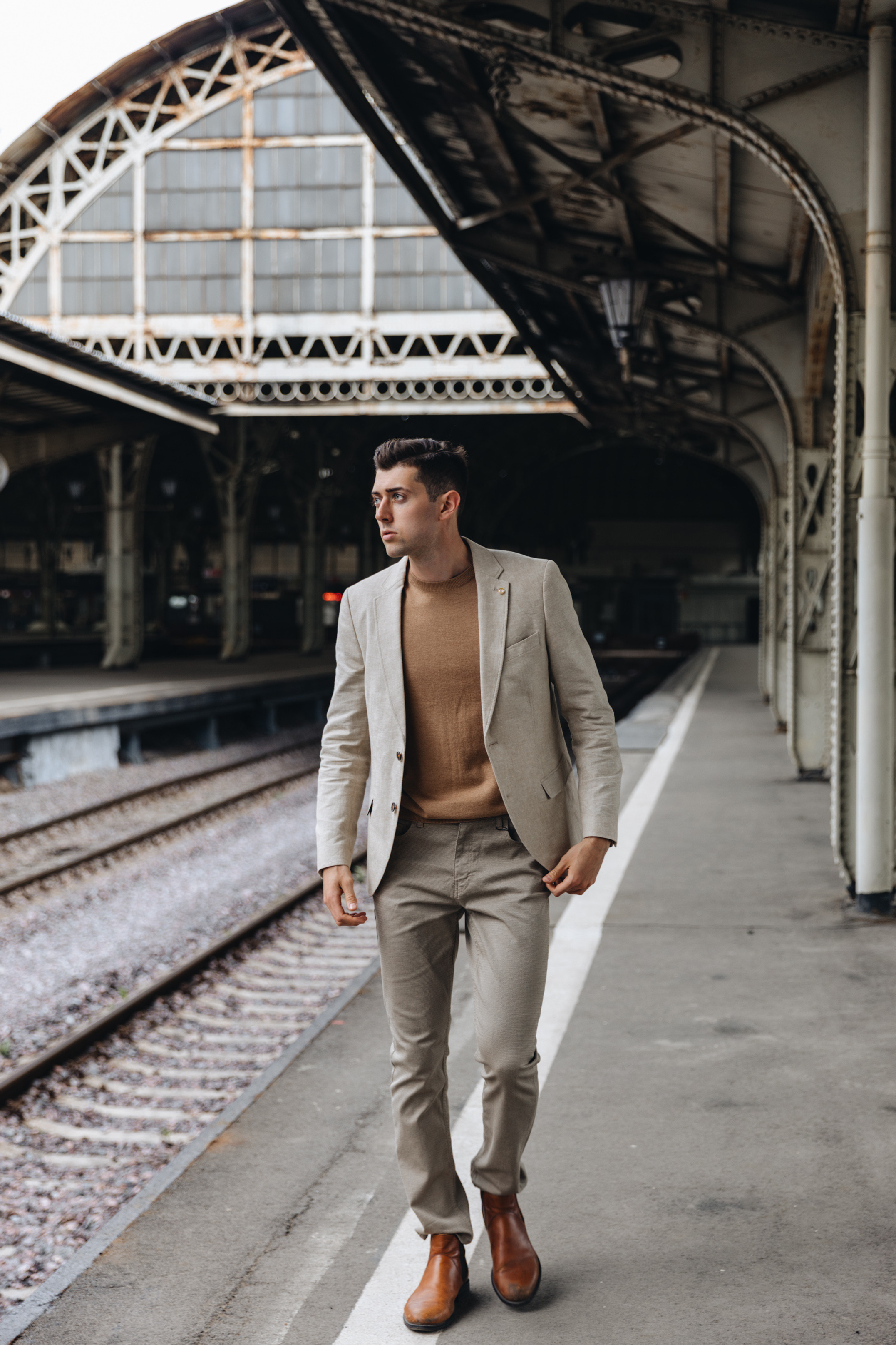 Лавстори на Витебском вокзале. Свадебный фотограф и видеограф — Сергей и Дарья