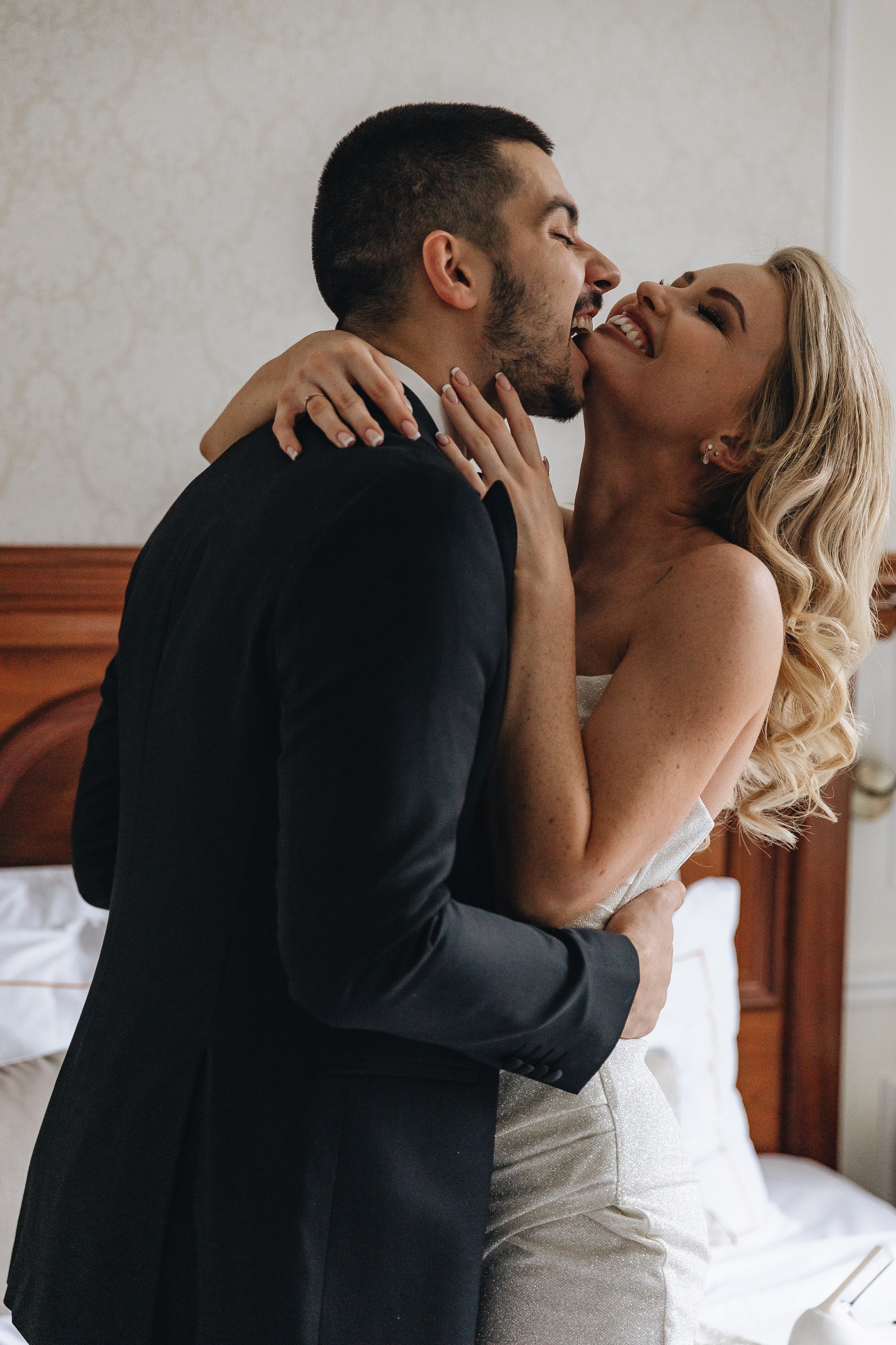 Свадебная фотосессия в отеле Tsar Palace. Свадебный фотограф и видеограф — Сергей и Дарья