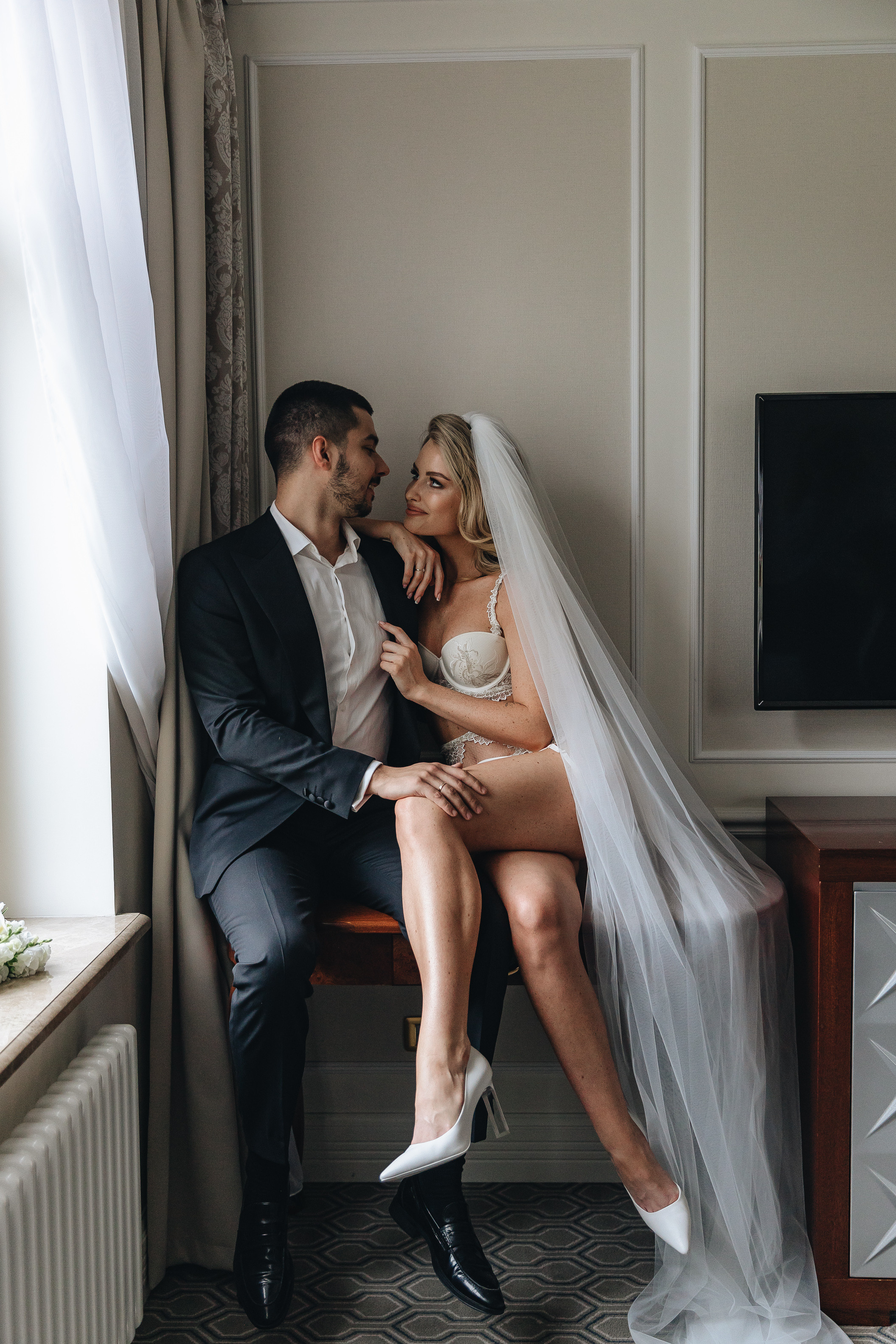 Свадебная фотосессия в отеле Tsar Palace. Свадебный фотограф и видеограф — Сергей и Дарья