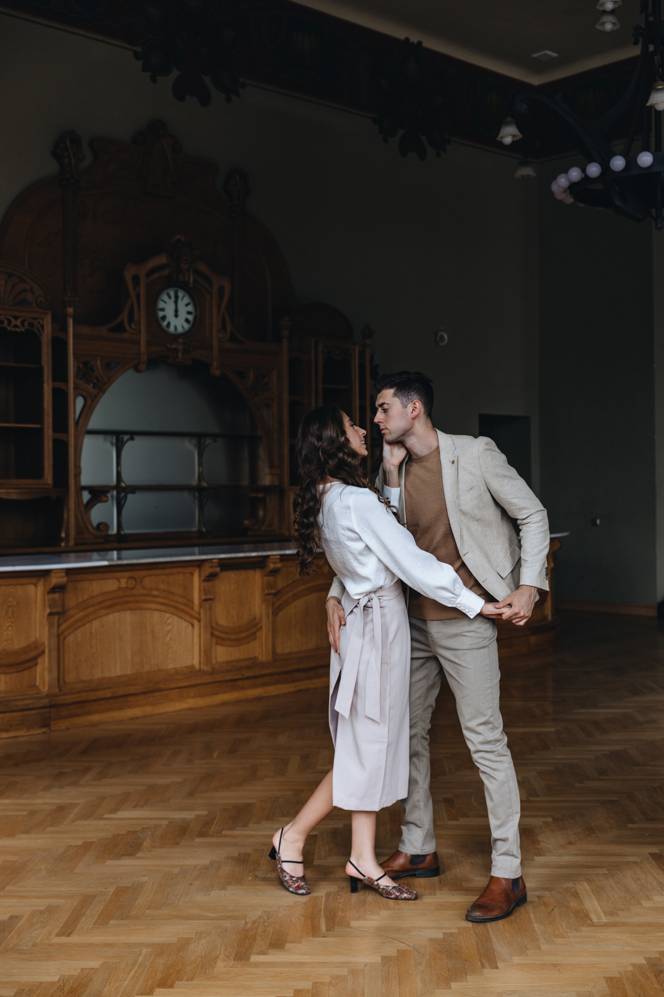 Лавстори на Витебском вокзале. Свадебный фотограф и видеограф — Сергей и Дарья