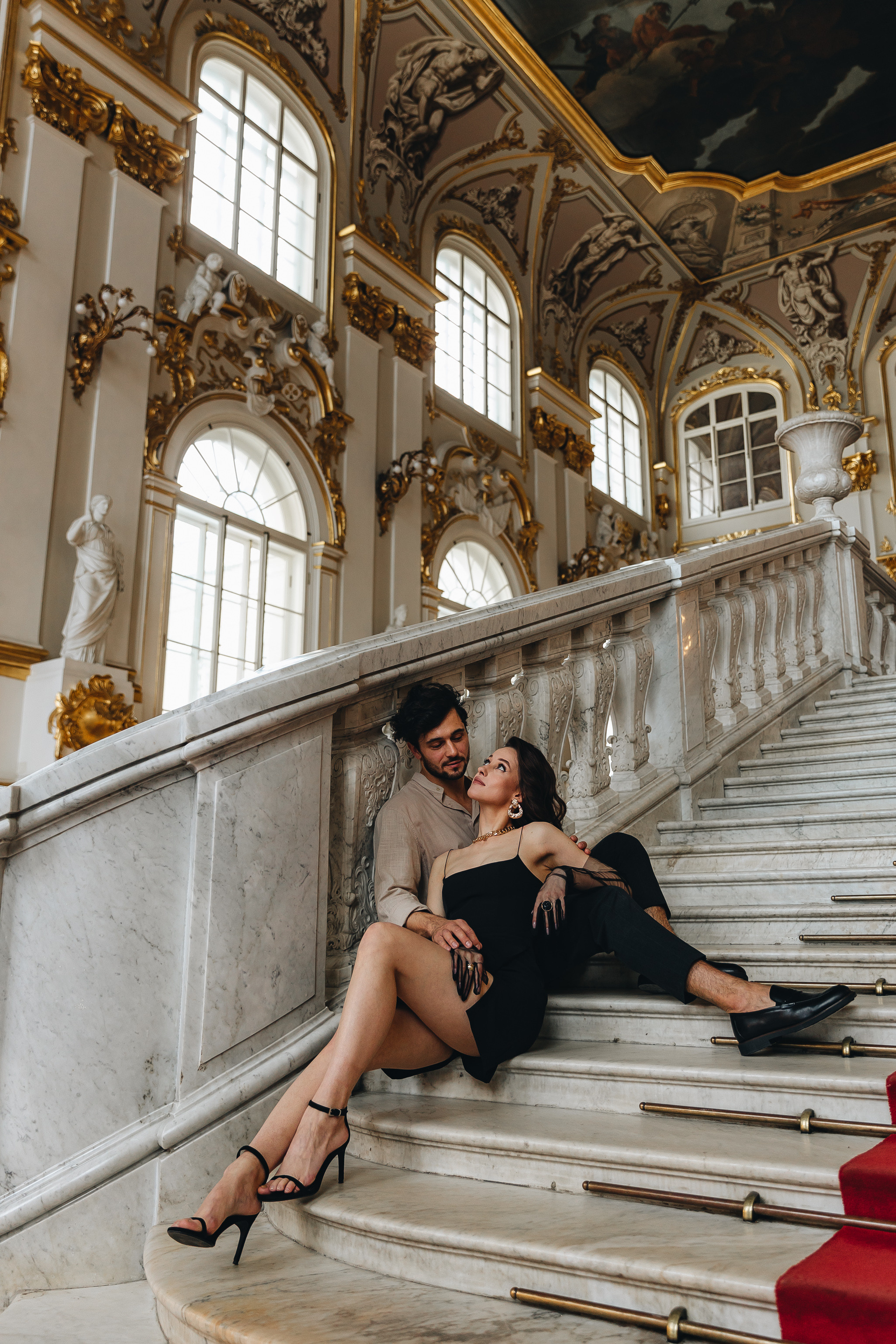 Лав стори в Эрмитаже. Свадьба. Свадебный фотограф. Свадебный фотограф и видеограф — Сергей и Дарья