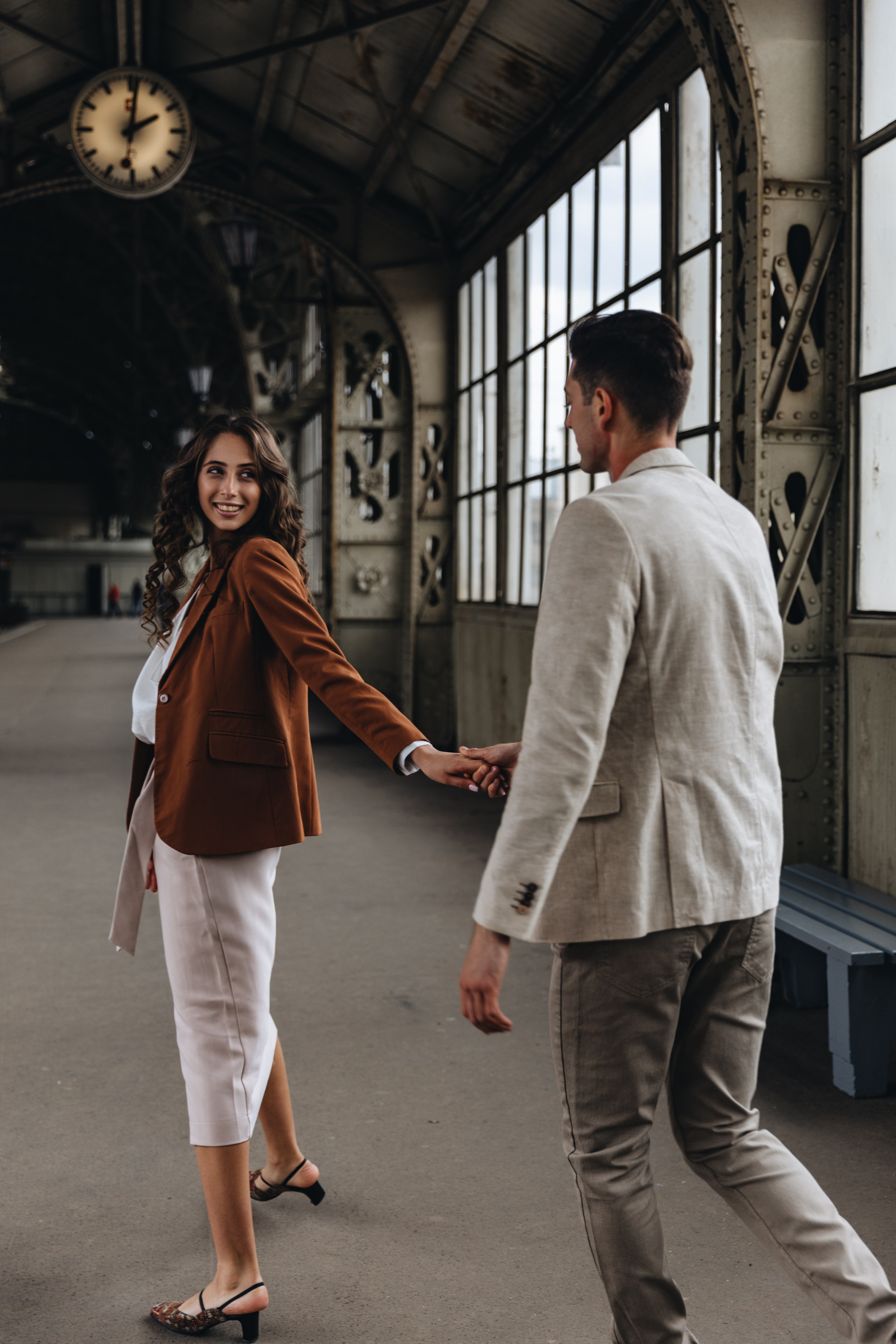 Лавстори на Витебском вокзале. Свадебный фотограф и видеограф — Сергей и Дарья