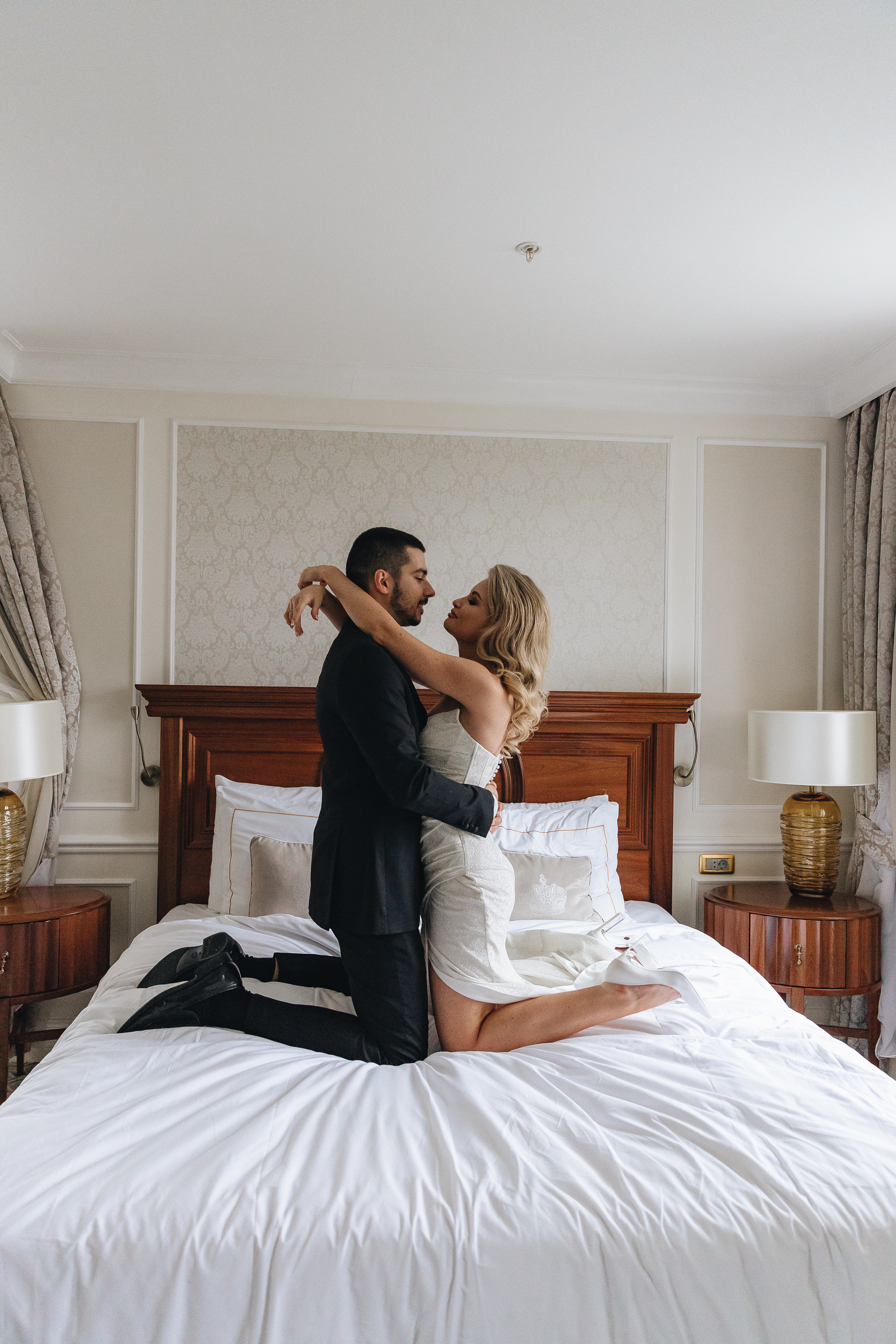 Свадебная фотосессия в отеле Tsar Palace. Свадебный фотограф и видеограф — Сергей и Дарья