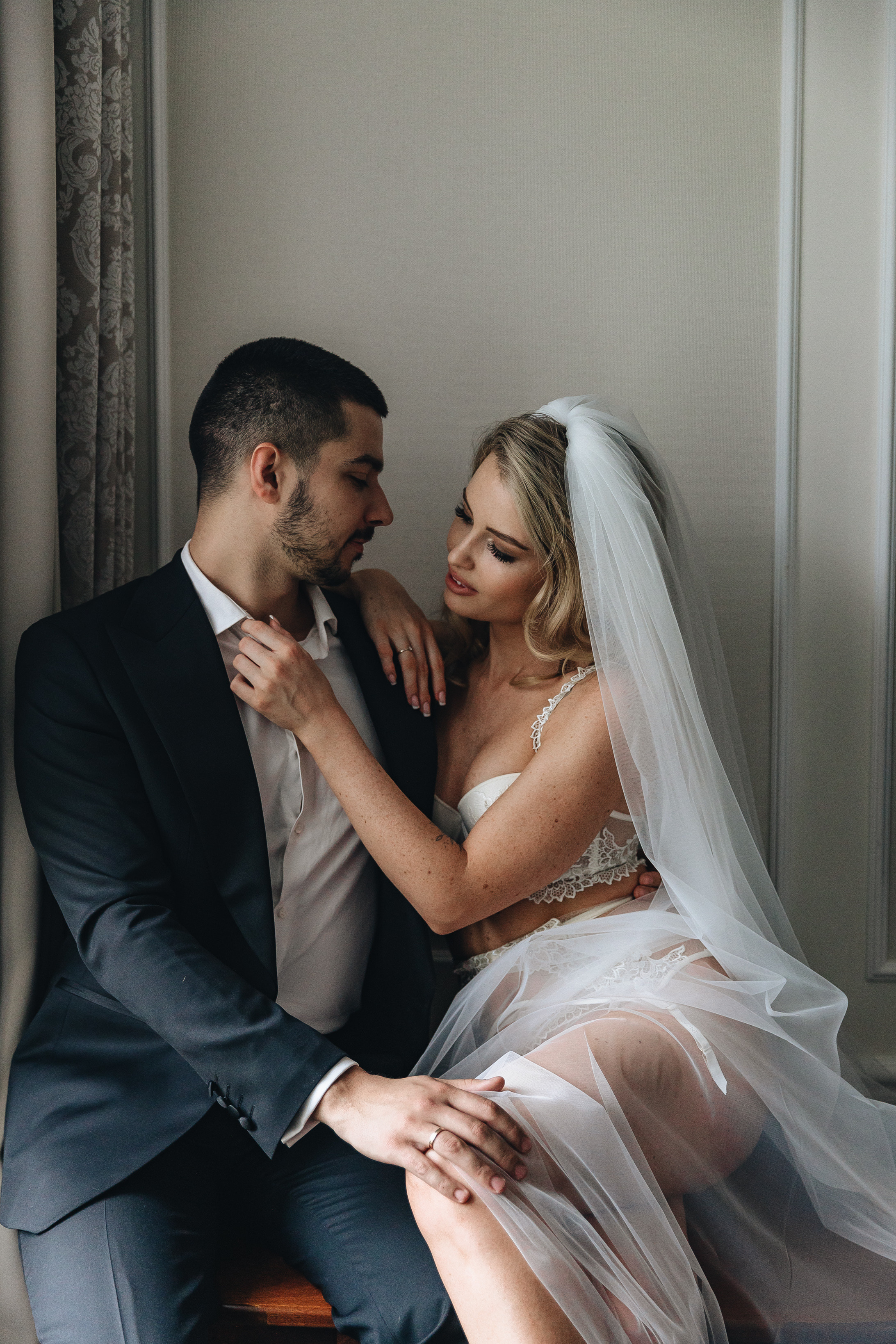 Свадебная фотосессия в отеле Tsar Palace. Свадебный фотограф и видеограф — Сергей и Дарья