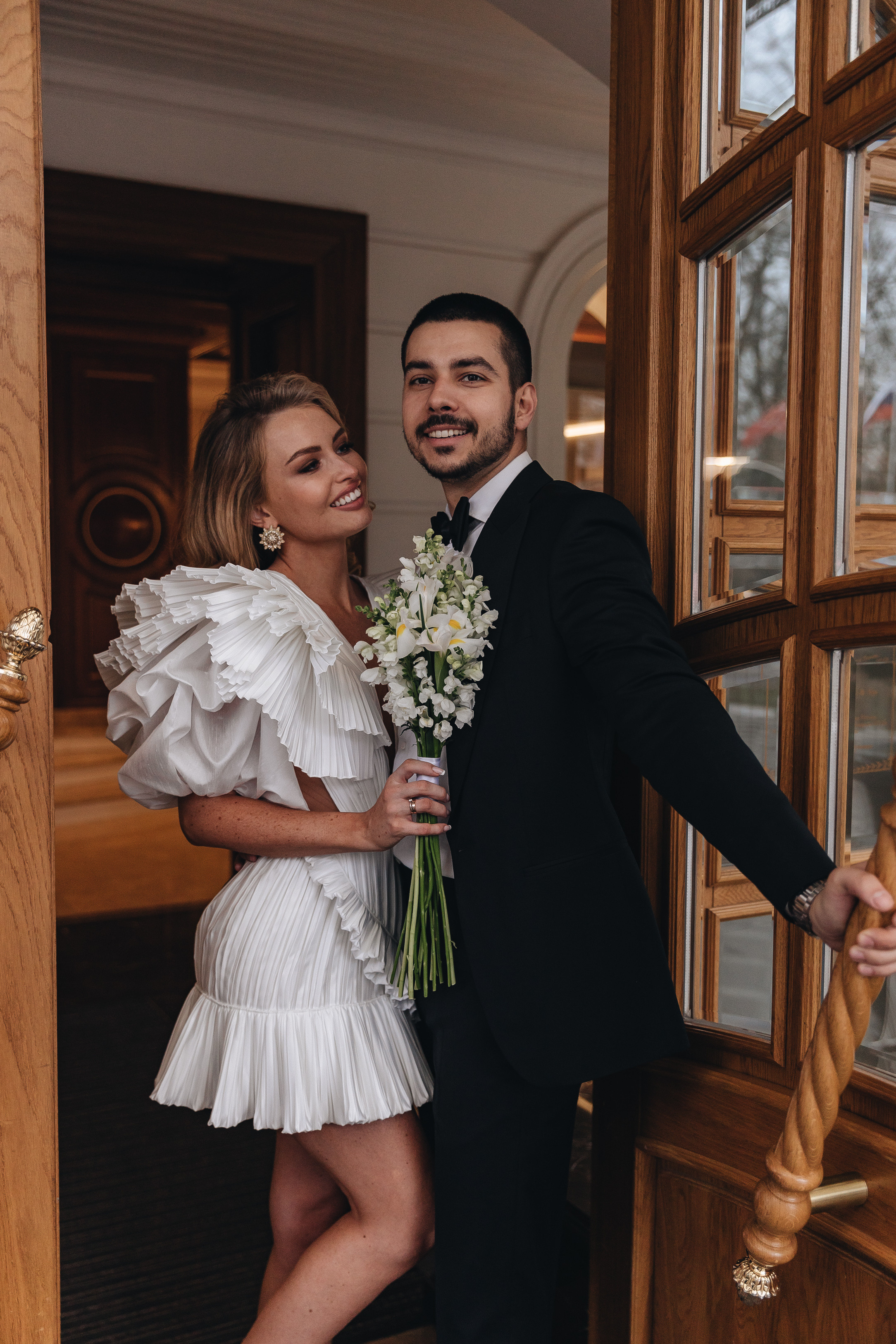 Свадебная фотосессия в отеле Tsar Palace. Свадебный фотограф и видеограф — Сергей и Дарья