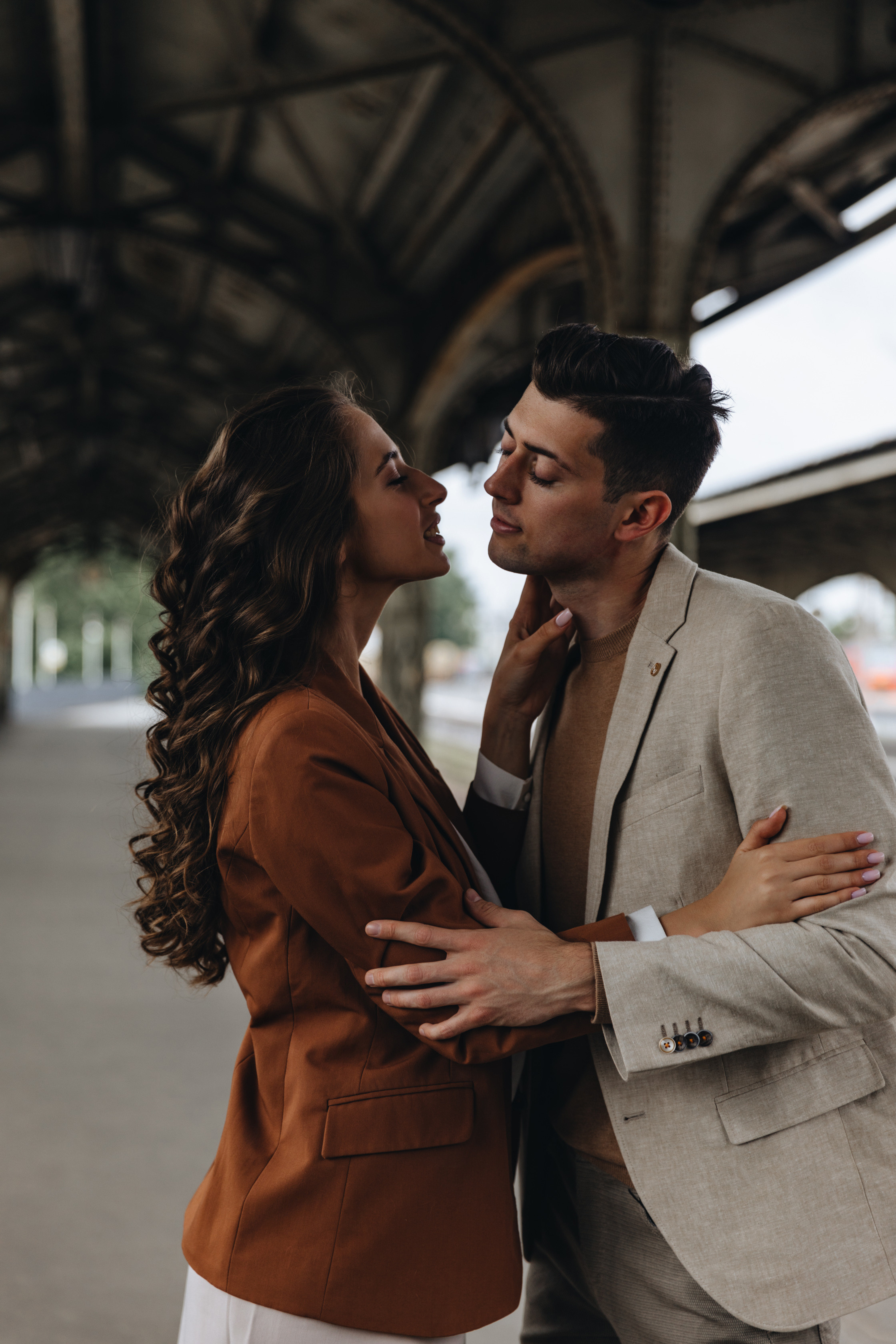 Лавстори на Витебском вокзале. Свадебный фотограф и видеограф — Сергей и Дарья