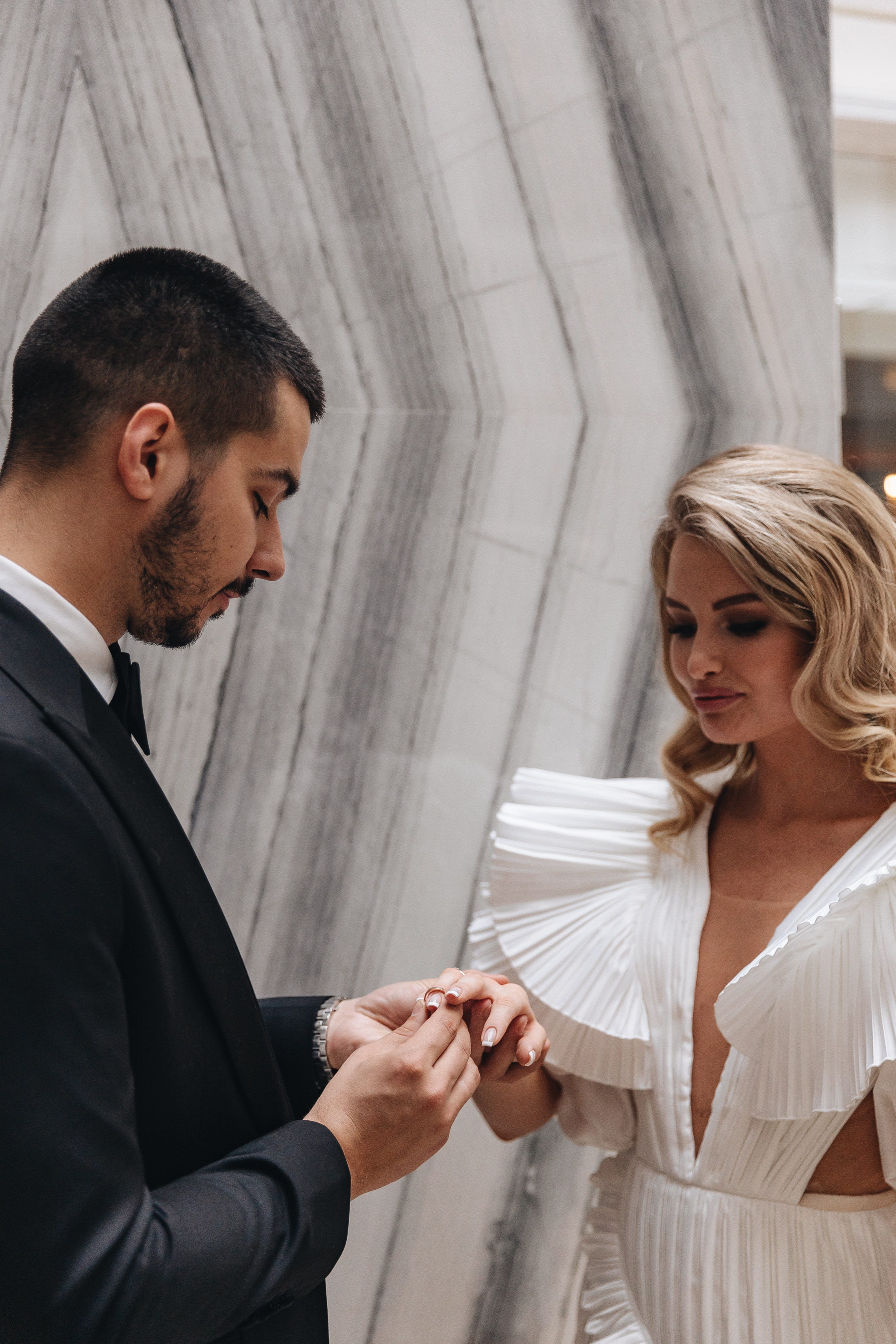 Свадебная фотосессия в отеле Tsar Palace. Свадебный фотограф и видеограф — Сергей и Дарья