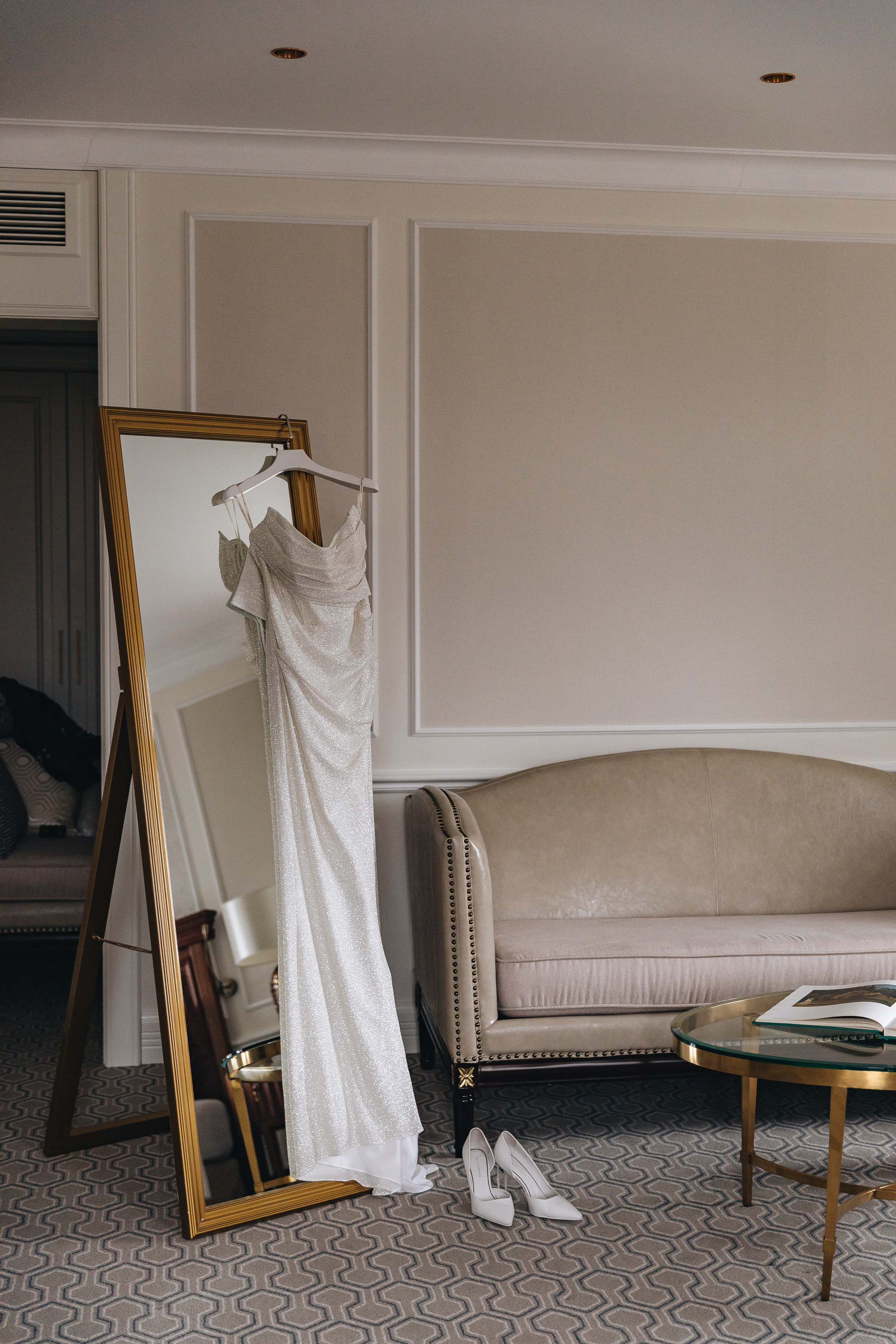 Свадебная фотосессия в отеле Tsar Palace. Свадебный фотограф и видеограф — Сергей и Дарья