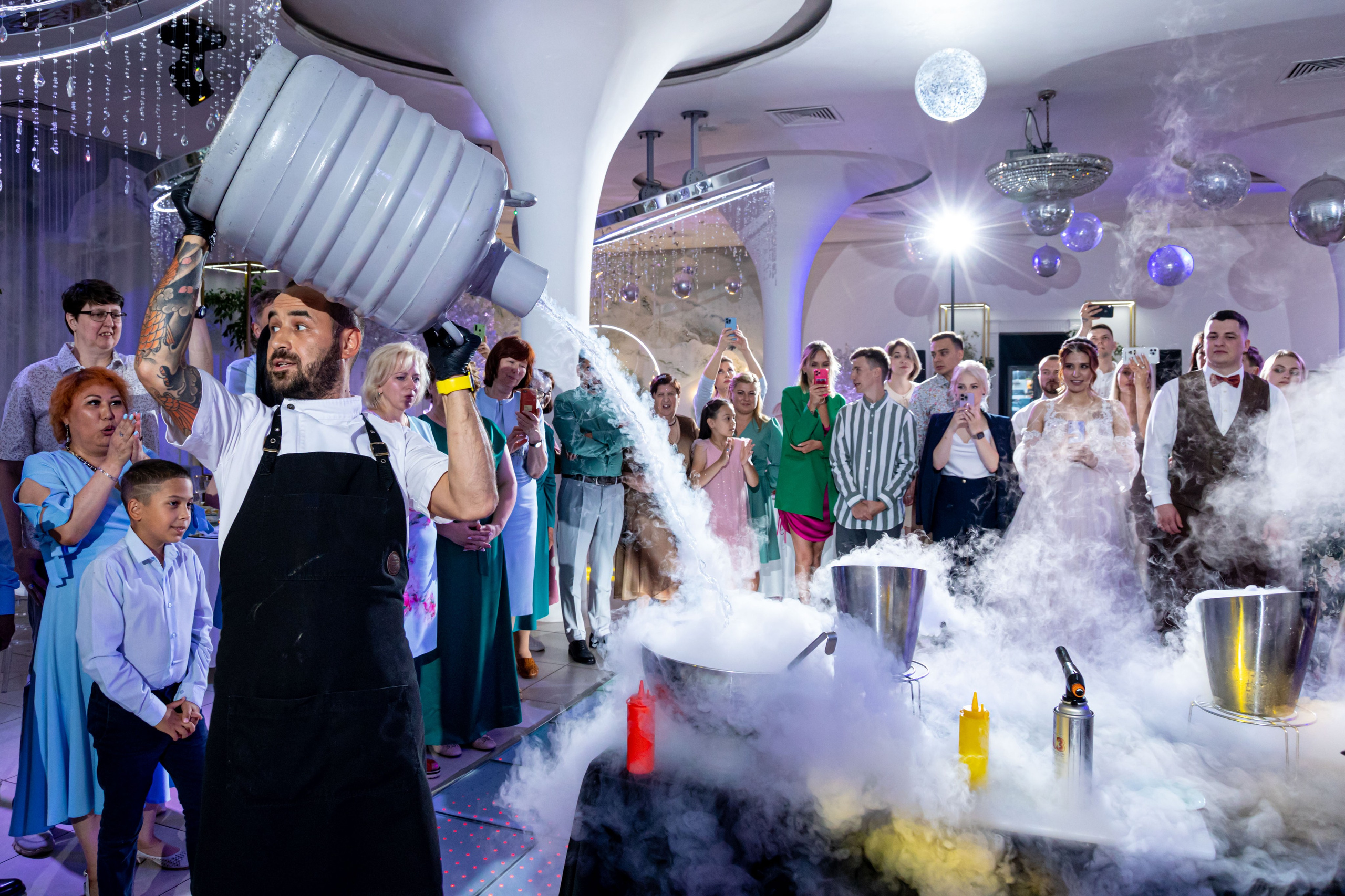 Фотограф на банкет свадьбы, юбилея в Санкт-Петербурге. Фотограф на праздник, корпоратив, День Рождения и Юбилей в г. Санкт-Петербурге Алексей Анкушев