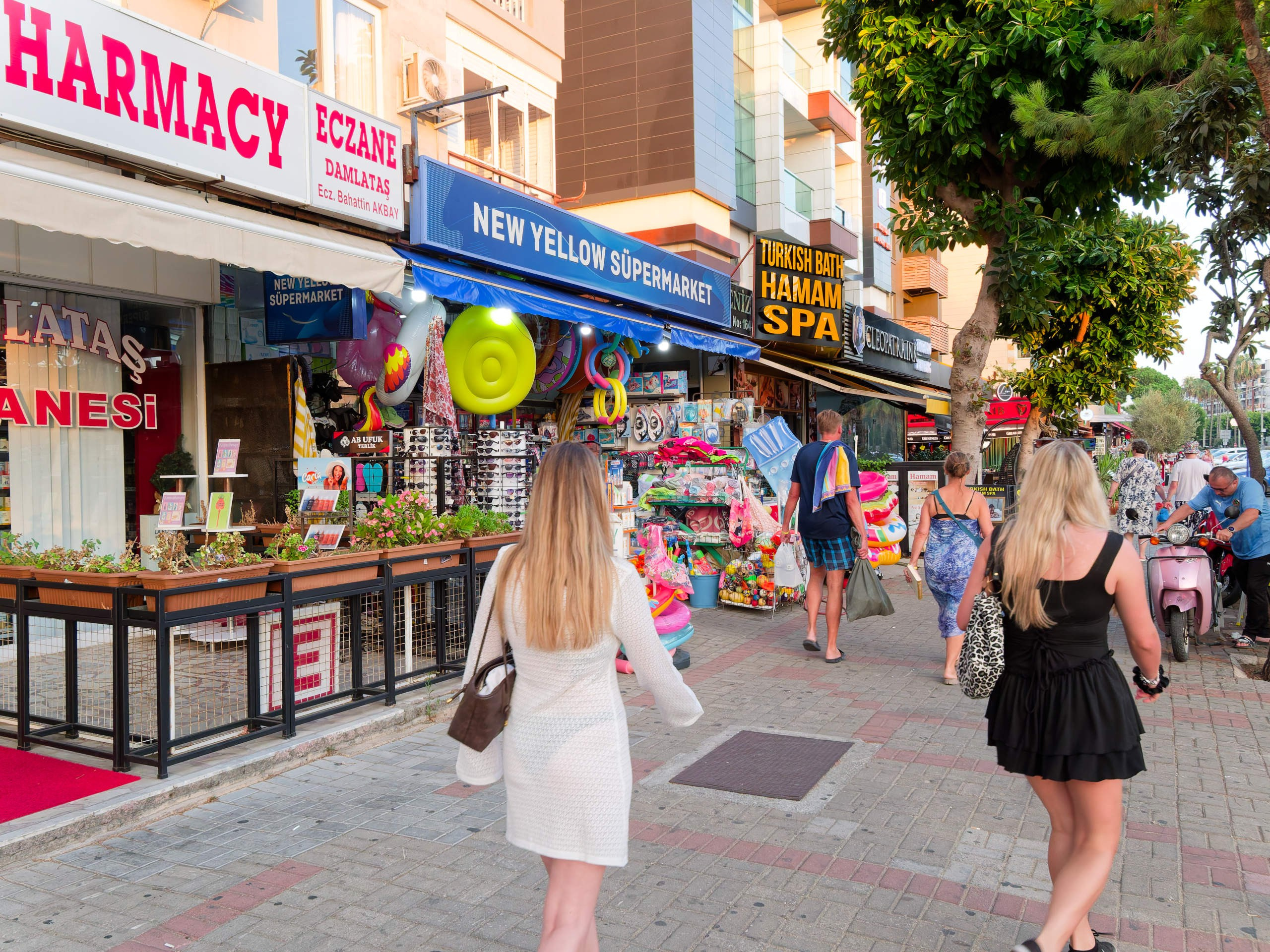 Алания 2025, город, стрит-фото. Избранные фотографии