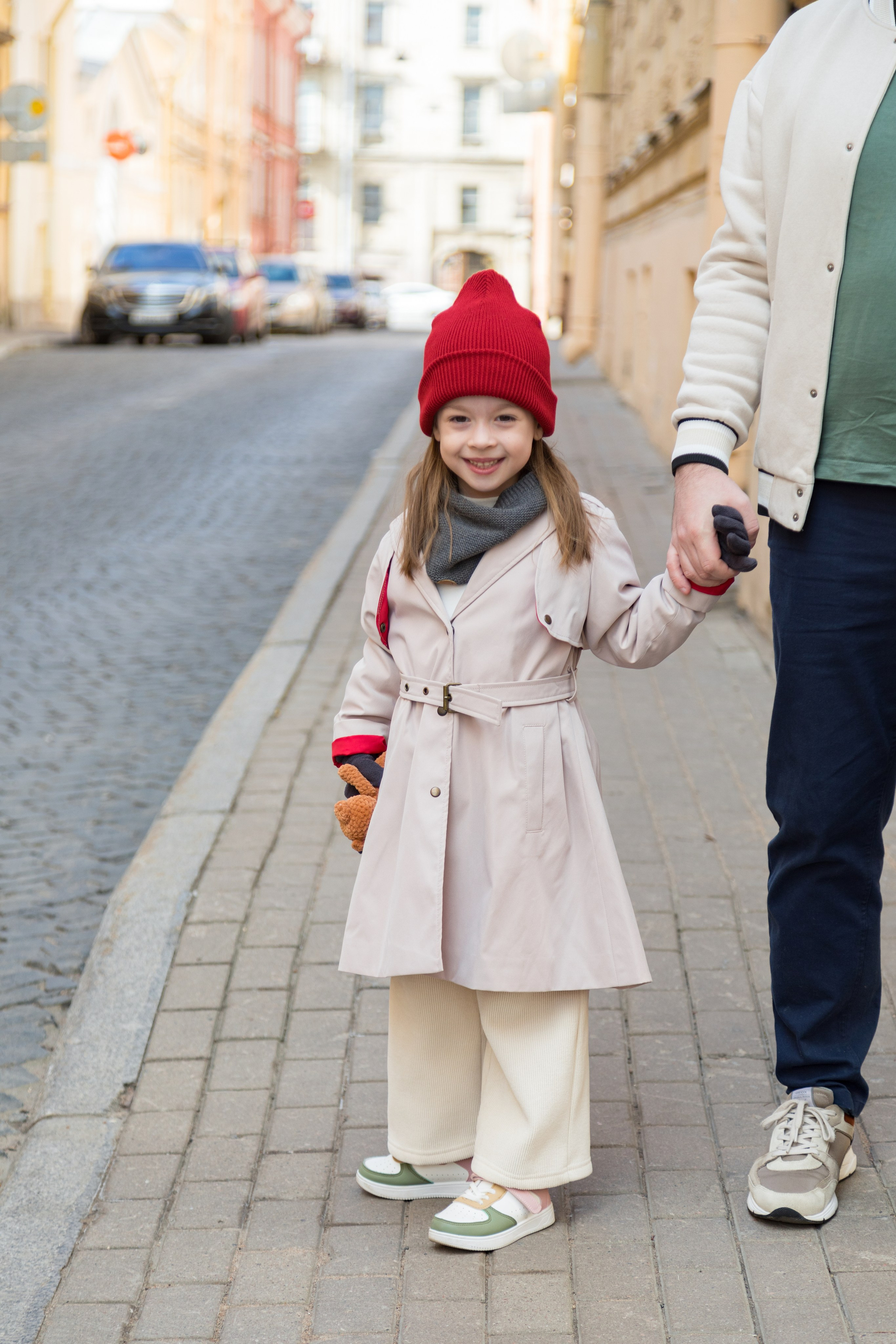 Весенняя фотопрогулка папы и дочки на Васильевском острове. Детский и контент фотограф Надя Волкова Санкт-Петербург