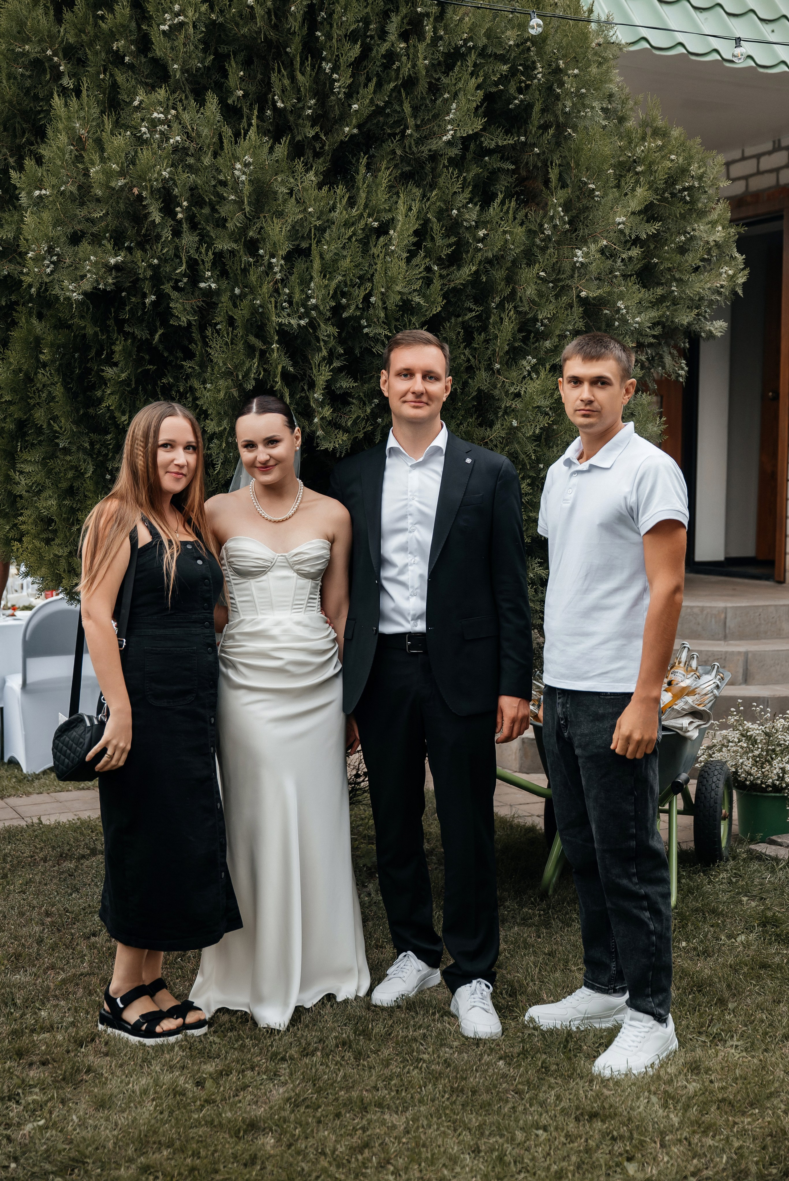 «Свадьба Даши и Артема». Школьный фотограф в Валуйках. Фотосессии для выпускников и изготовление выпускных альбомов в городе Валуйки и в Белгородской области