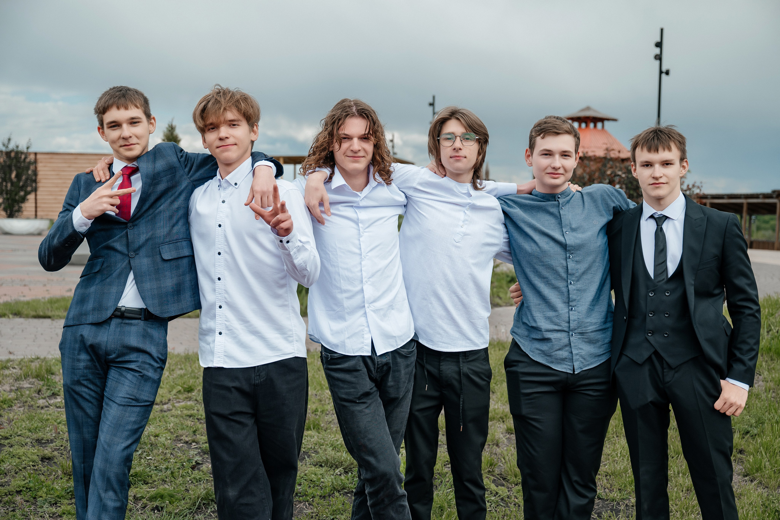 Группы. Школьный фотограф в Валуйках. Фотосессии для выпускников и изготовление выпускных альбомов в городе Валуйки и в Белгородской области