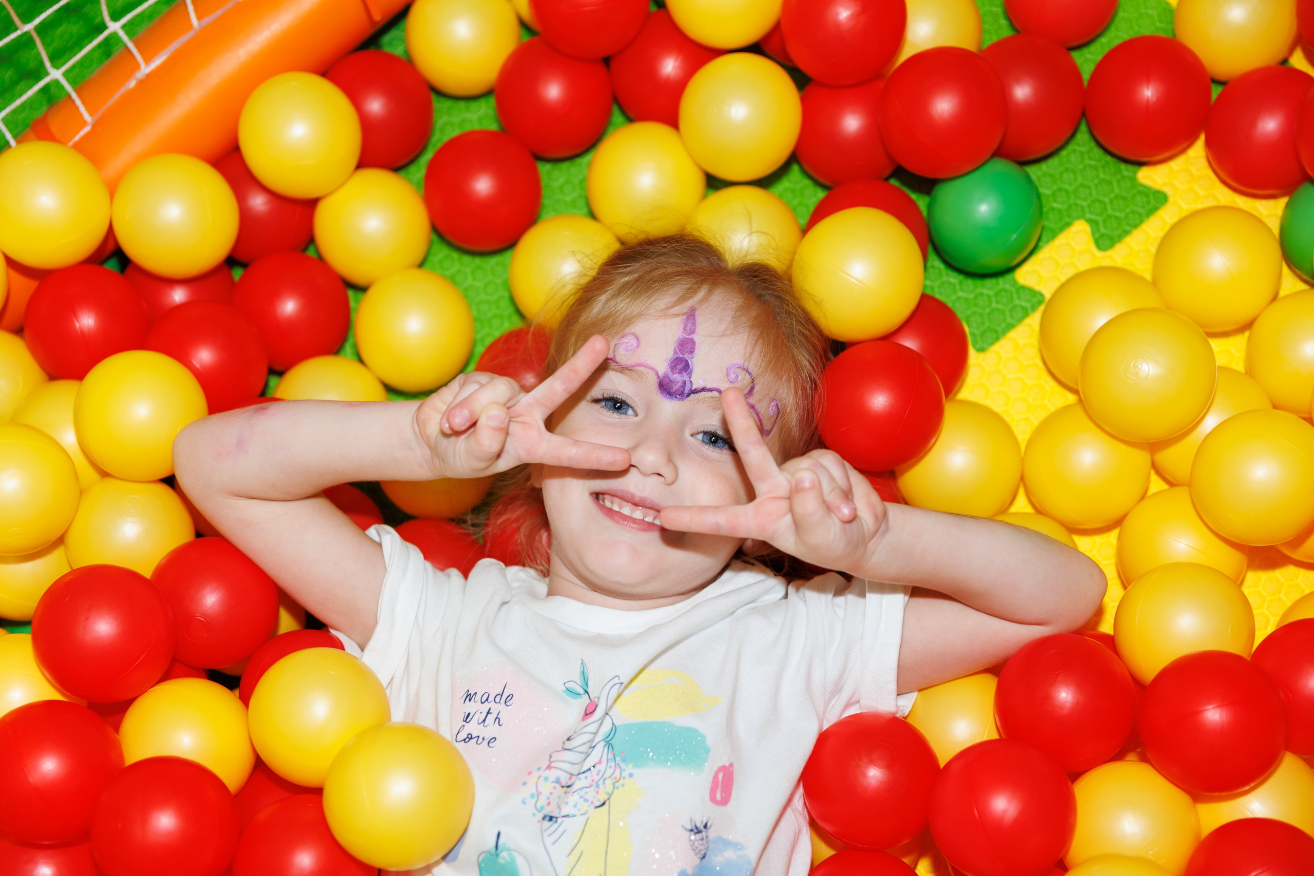 Детский лофт Алиса в стране чудес. Женский фотограф в Новосибирске Наталья Гресь
