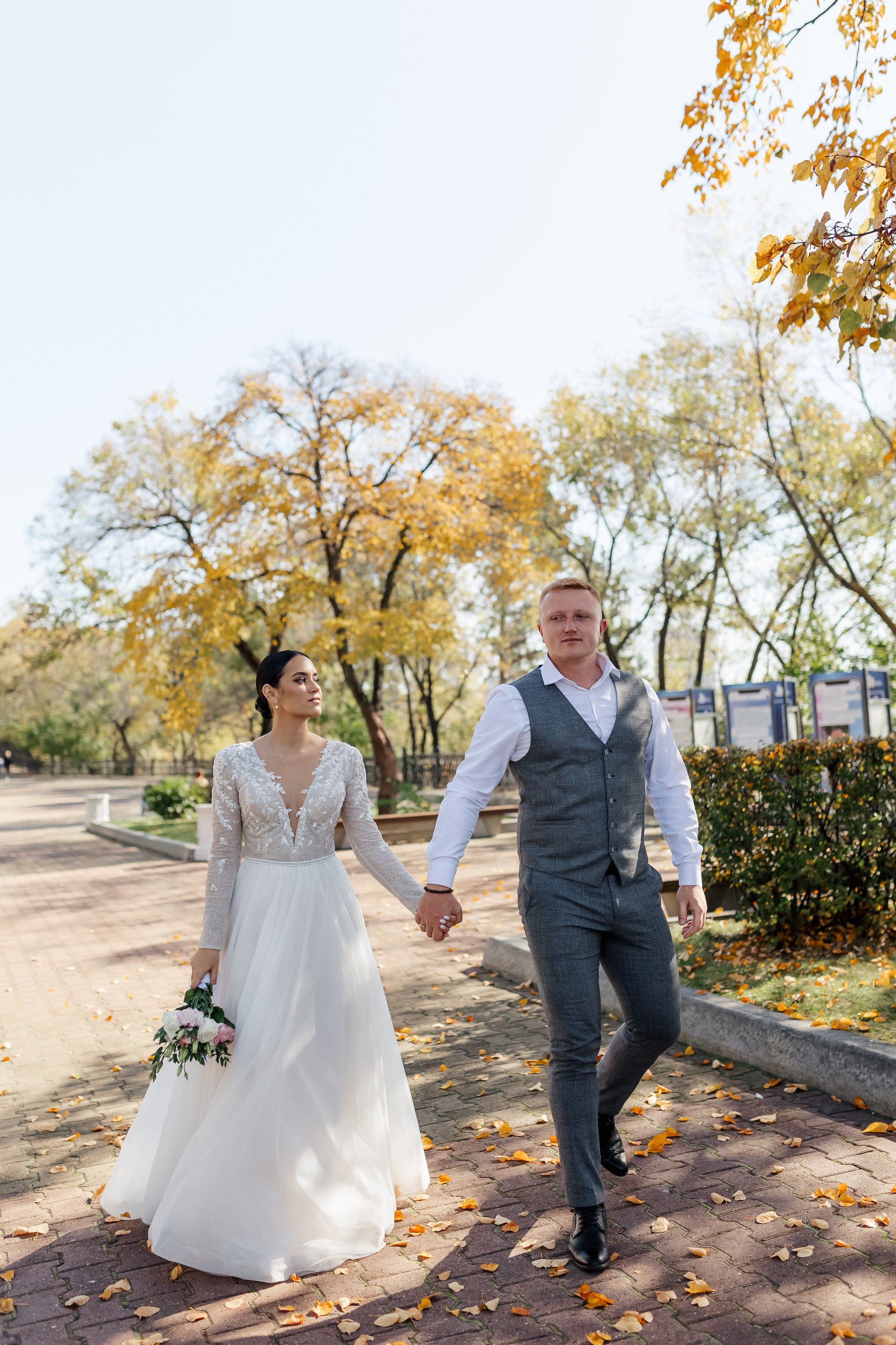 Степан и Алина. Красивая осенняя прогулка. Свадебный фотограф в Хабаровске