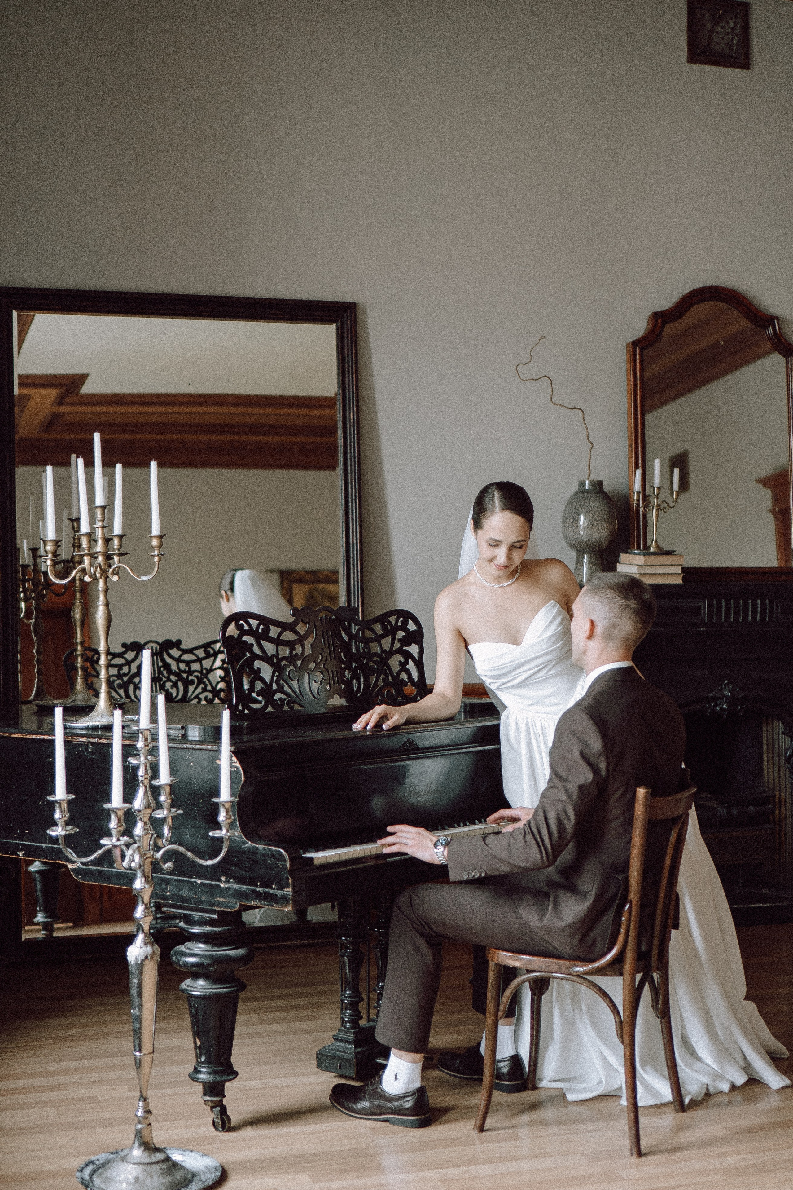 СВАДЕБНАЯ ПРОГУЛКА В САНТК-ПЕТЕРБУРГЕ (ИСАКИЕВСКИЙ СОБОР, ЗИМНЯЯ КАНАВКА, ЭРМИТАЖ И БОЛЬШАЯ МОРСКАЯ УЛИЦА). Профессиональный фотограф, Санкт-Петербург — Виктория Богомолова