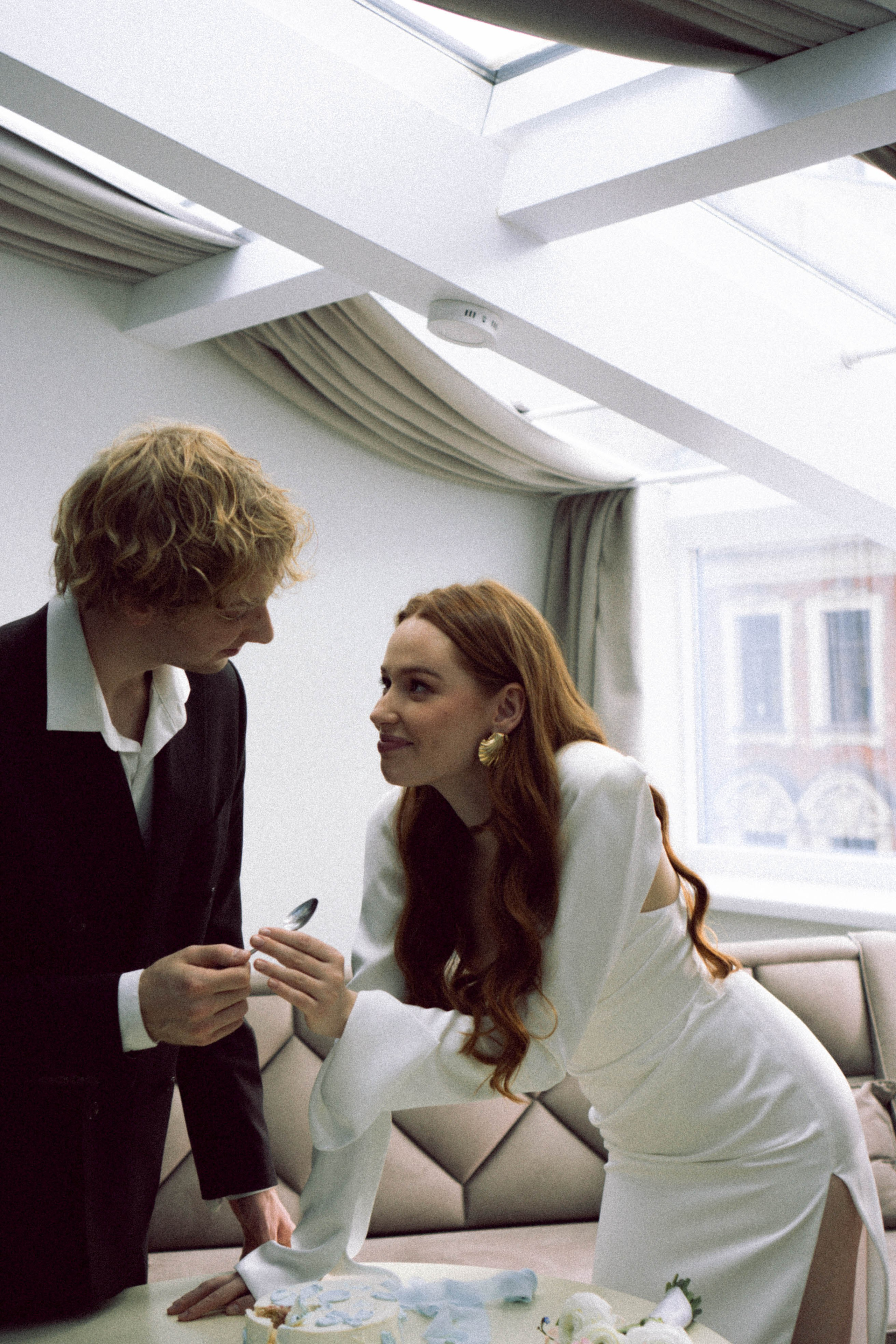 СВАДЕБНАЯ СЬЕМКА В ОТЕЛЕ. СБОРЫ ЖЕНИХА И НЕВЕСТЫ И ТАКЖЕ ТОР И ПОДГОТОВКА К ПРОГУЛКЕ. Профессиональный фотограф, Санкт-Петербург — Виктория Богомолова