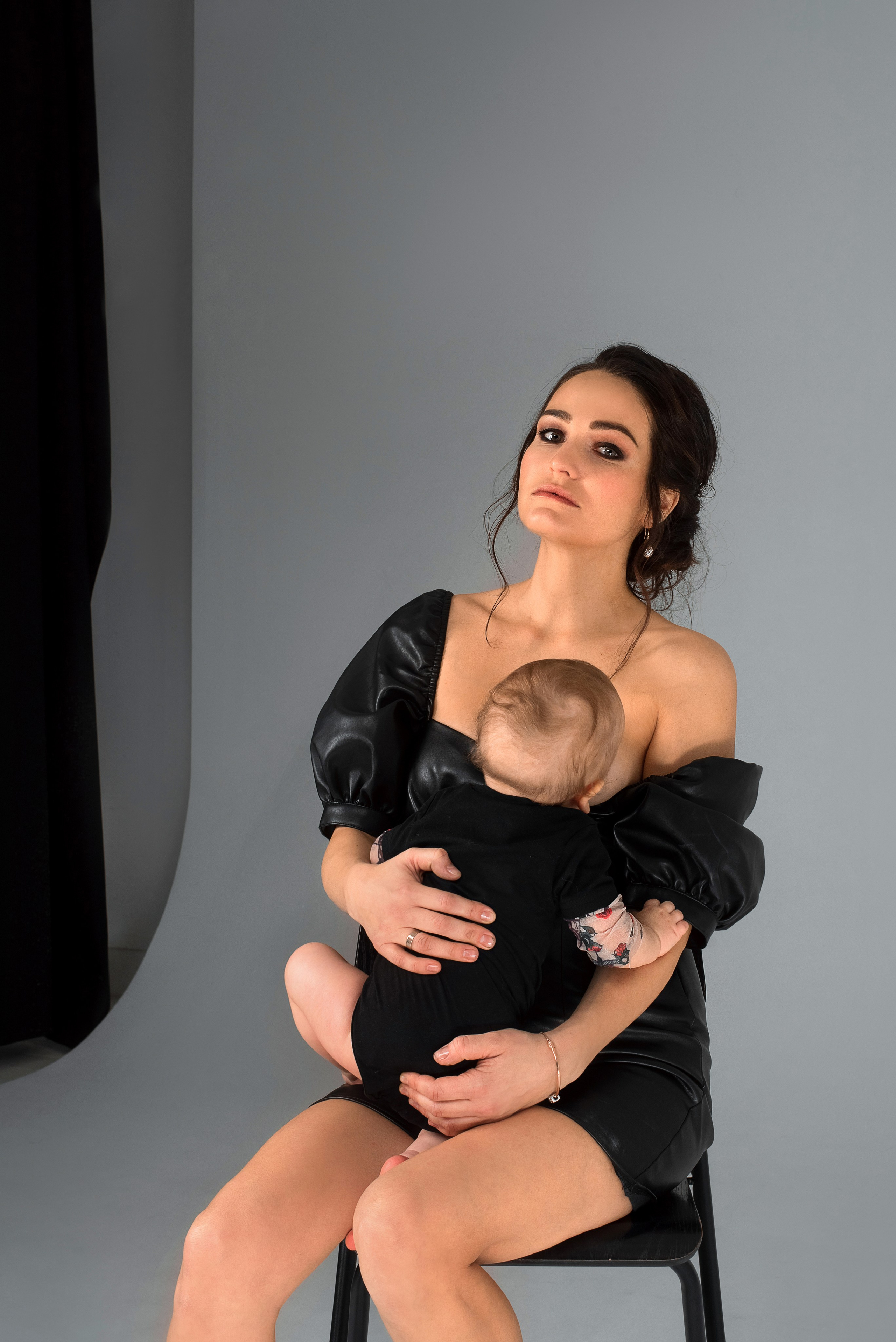 Семейная фотосессия на циклораме в СПб. Фотограф Юлия Кондратьева