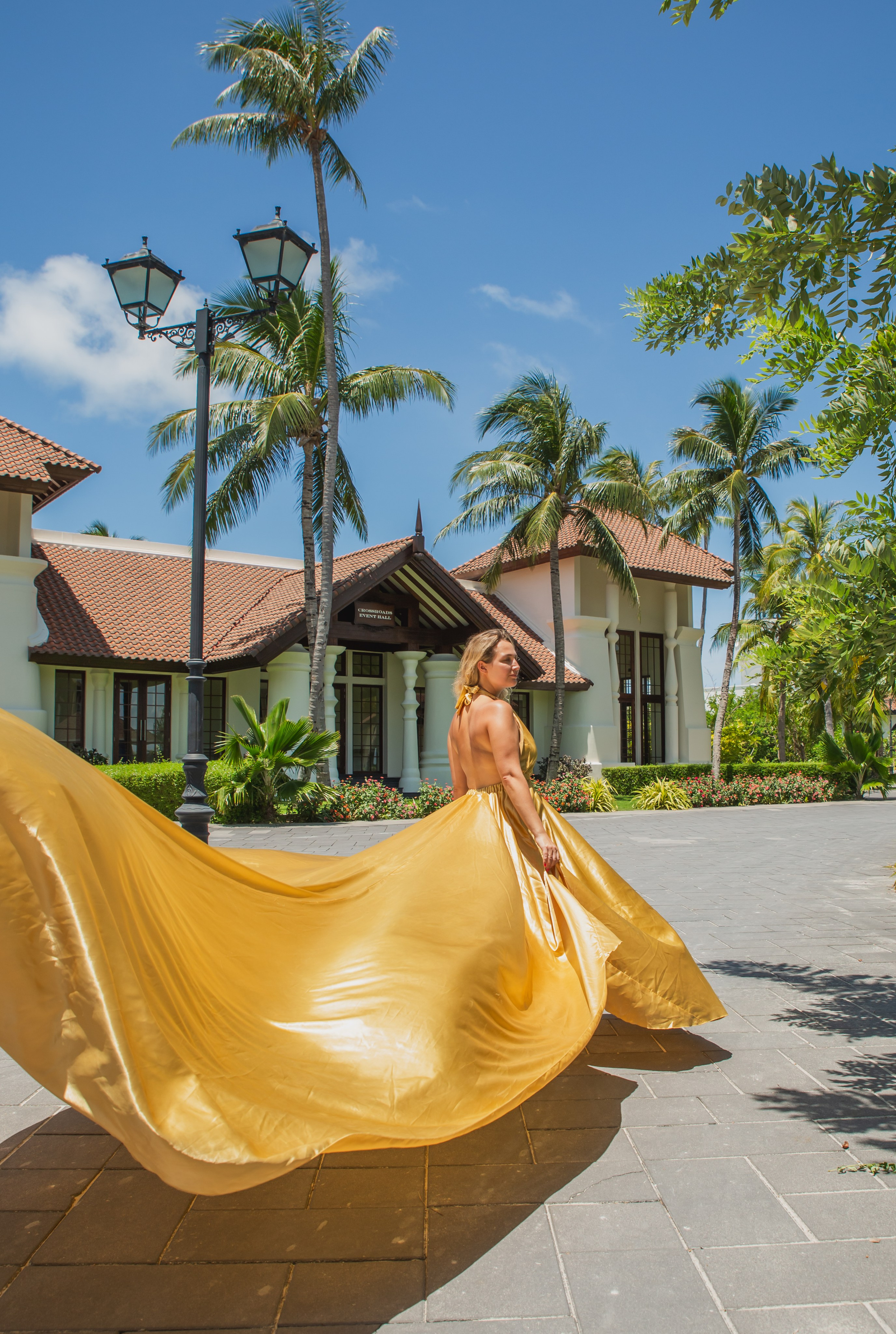 Летящие платья. Photographer in Maldives