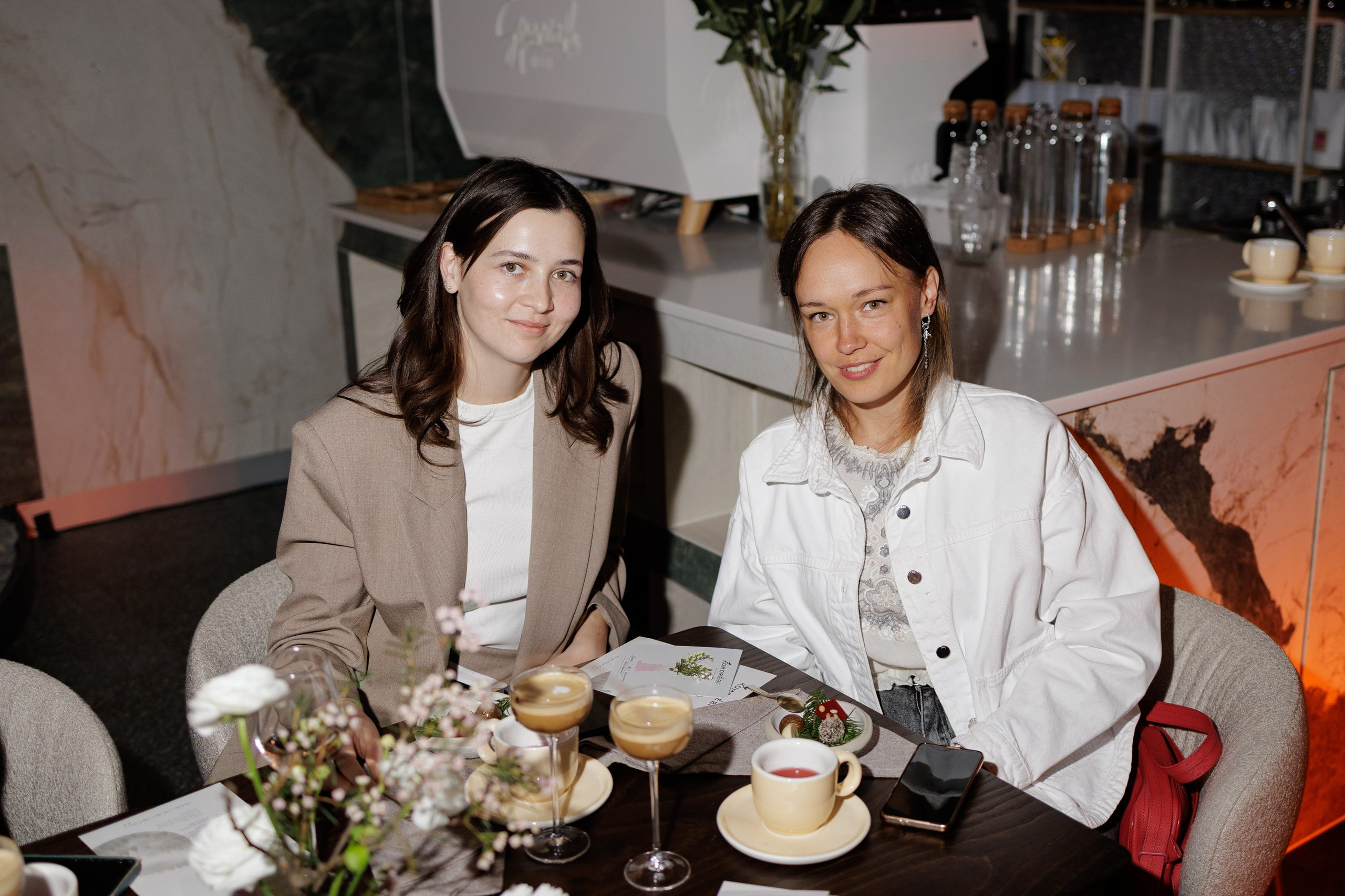 Гастроужин в р.Komorebi (may.25). Свадебный фотограф