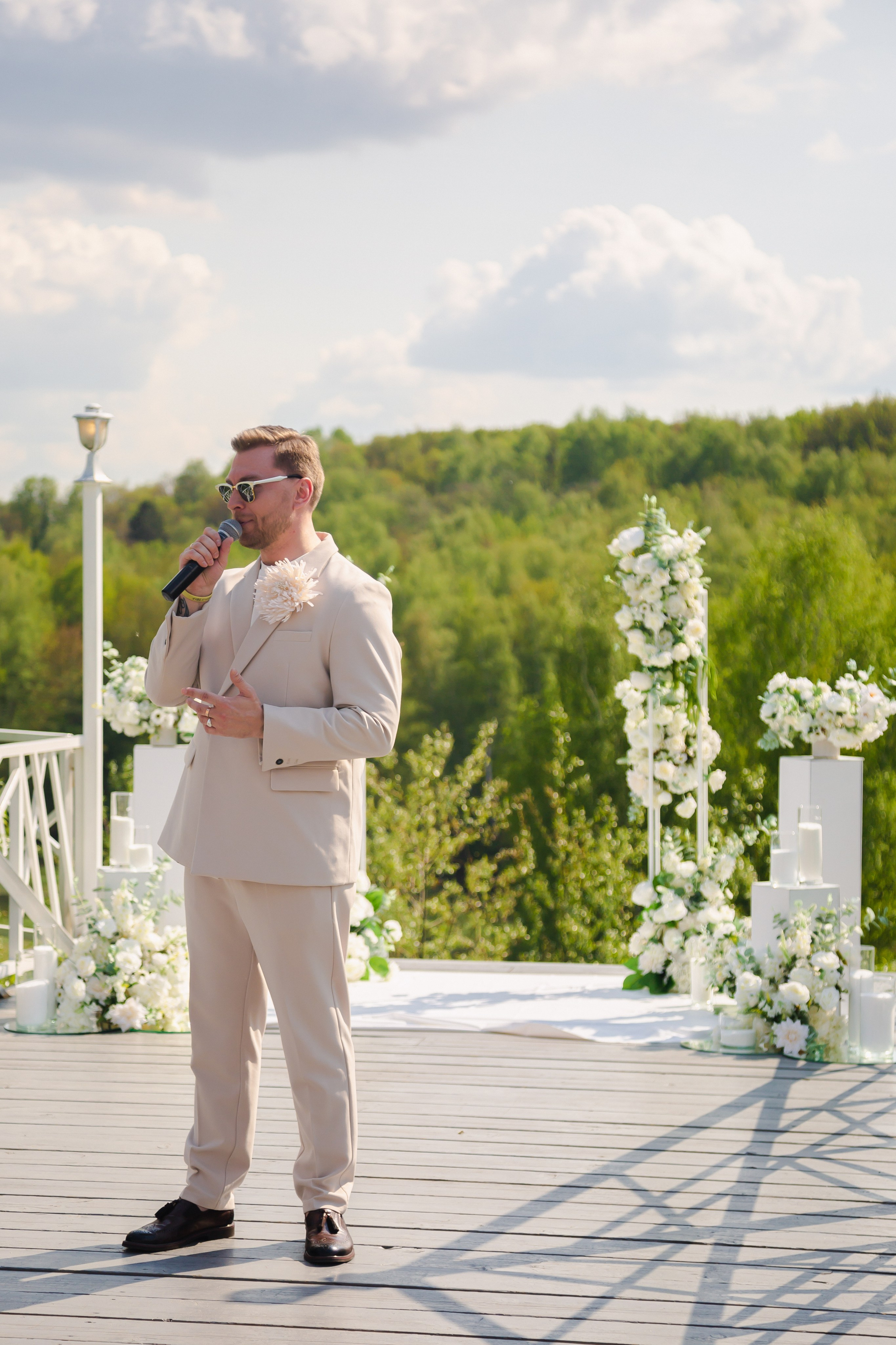 Weddings. Mixturecaptures