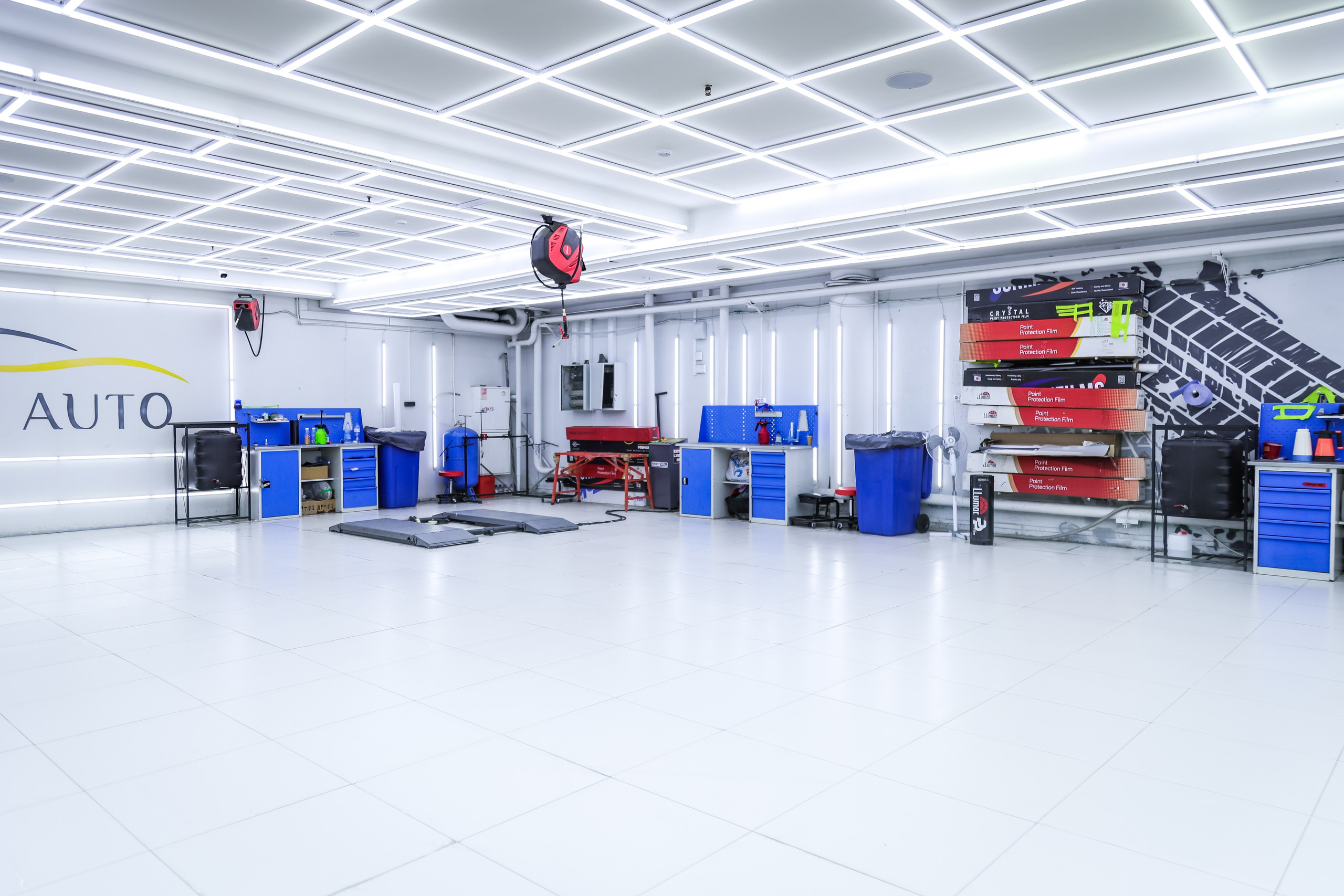 LUXE AUTO DETAILING. Mixturecaptures