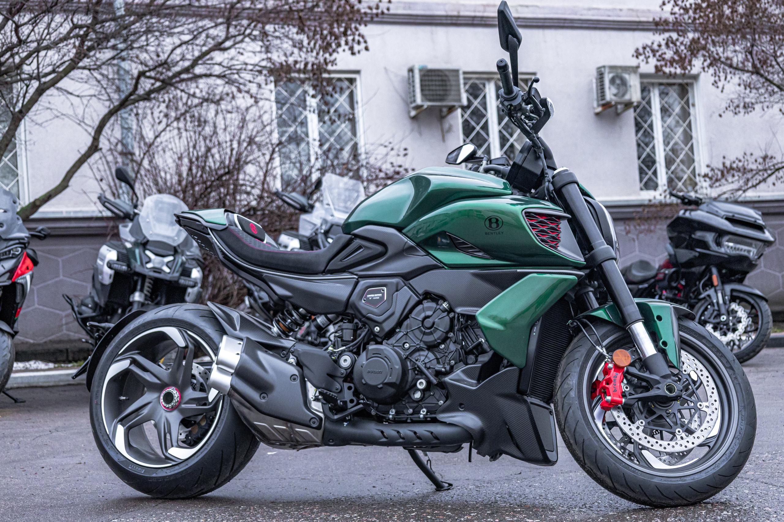 Фотосессия с мотоциклами и автомобилями. Предметный фотограф в Москве и Московской области