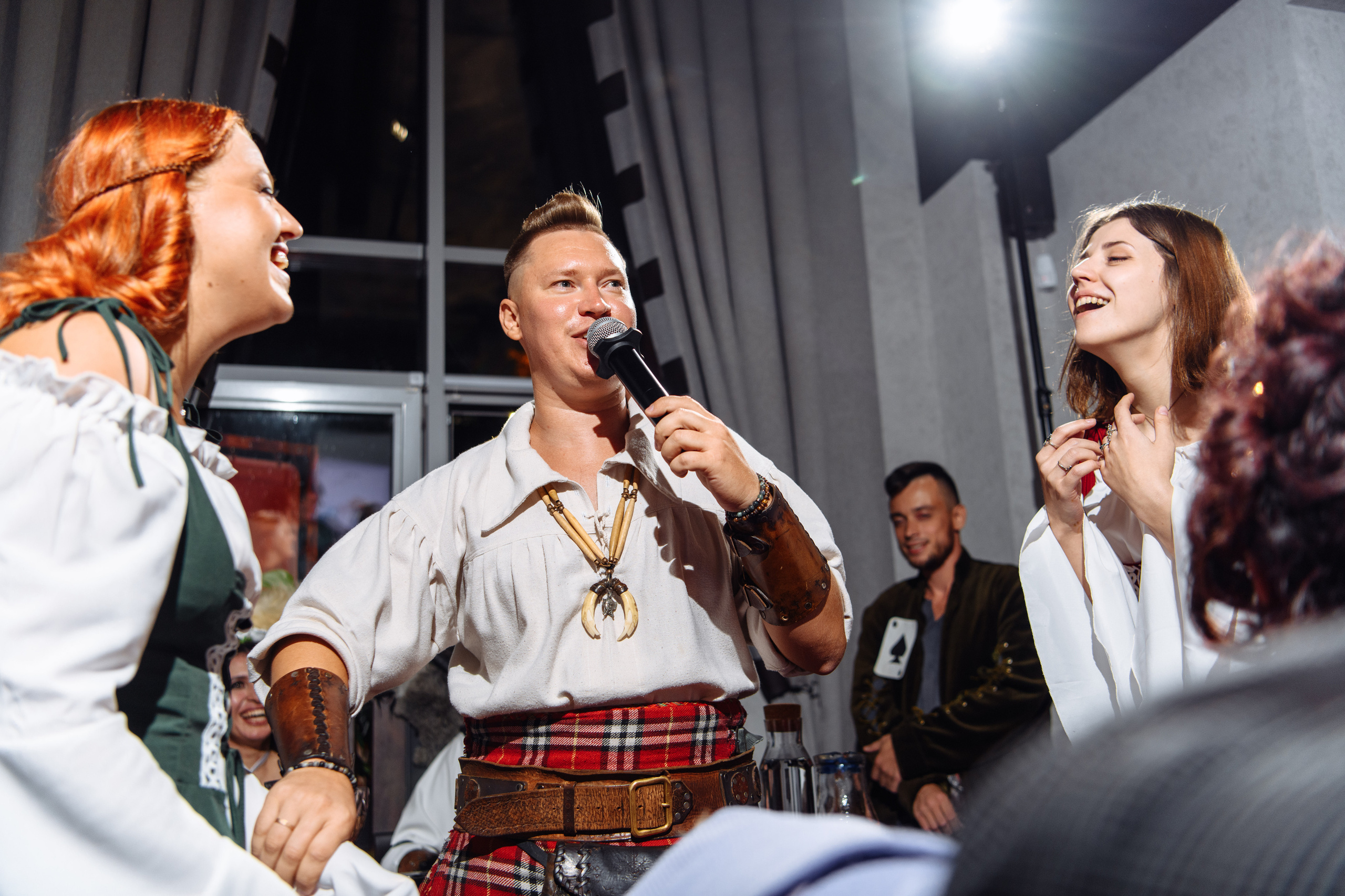 Свадьба в стиле средневековья, банкет в ресторане Викинги. Свадебный и семейный фотограф в Уфе | Винс Константин | Фотопроекты