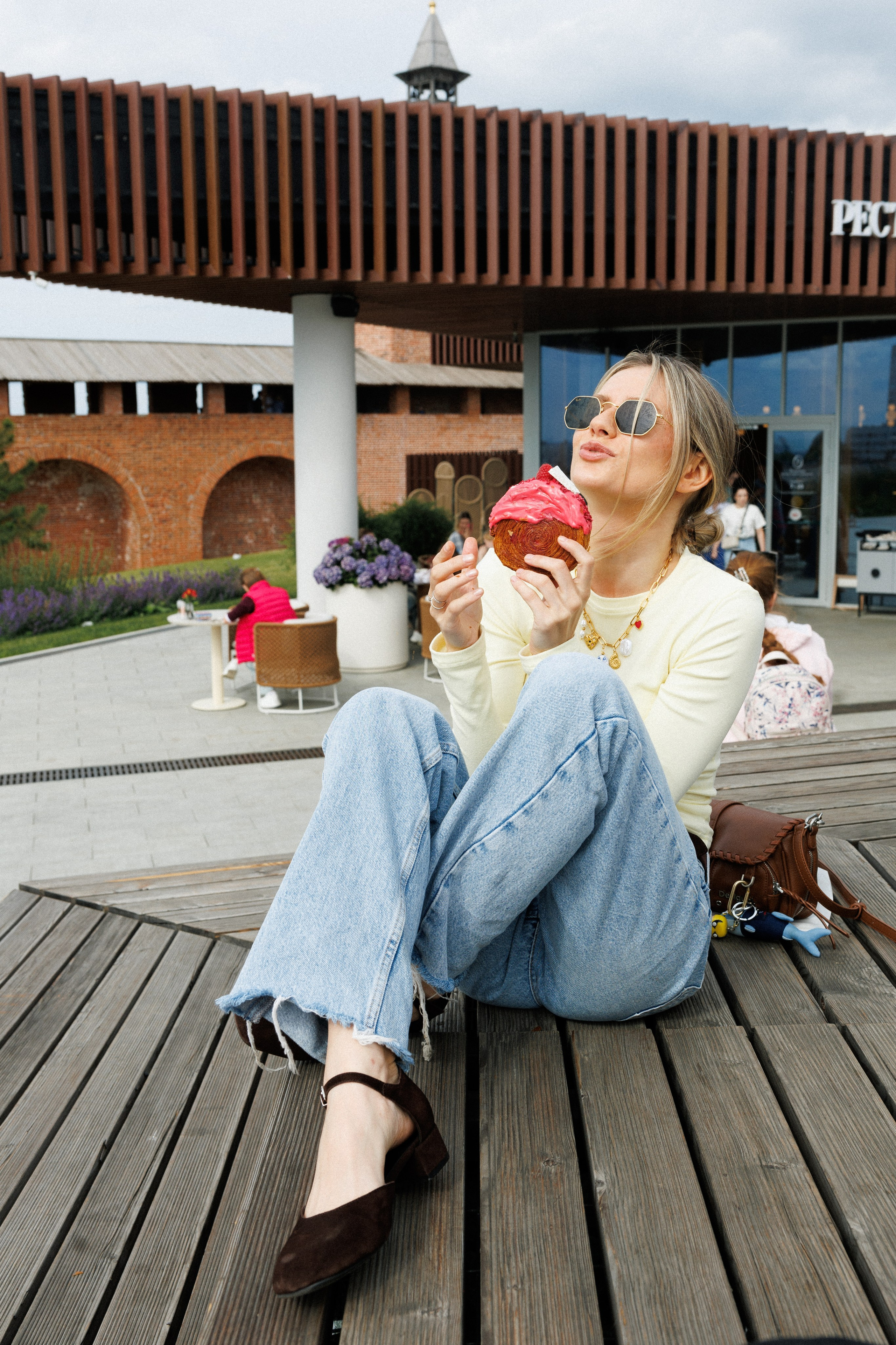 Лера. Привет! Меня зовут Лера, я фотограф в Нижнем Новгороде