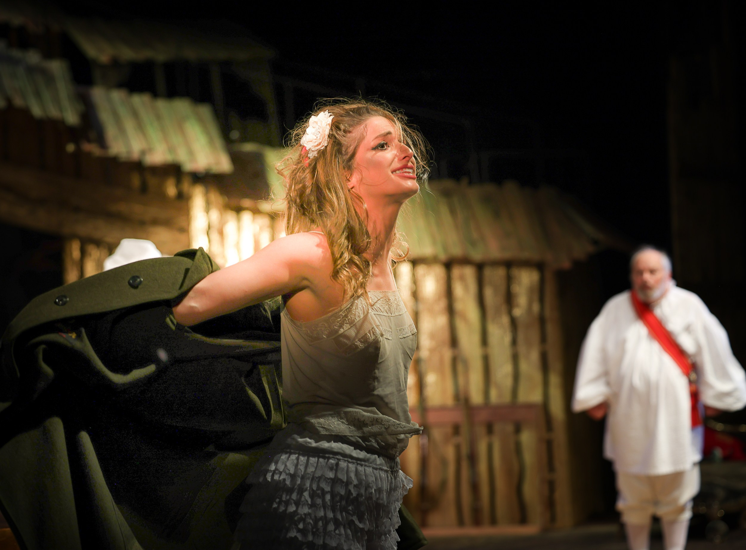 Весёлая женщина. Театр Эрмитаж. Репортажный, архитектурный, театральный и файн-арт фотограф Лена Мельникова в Москве