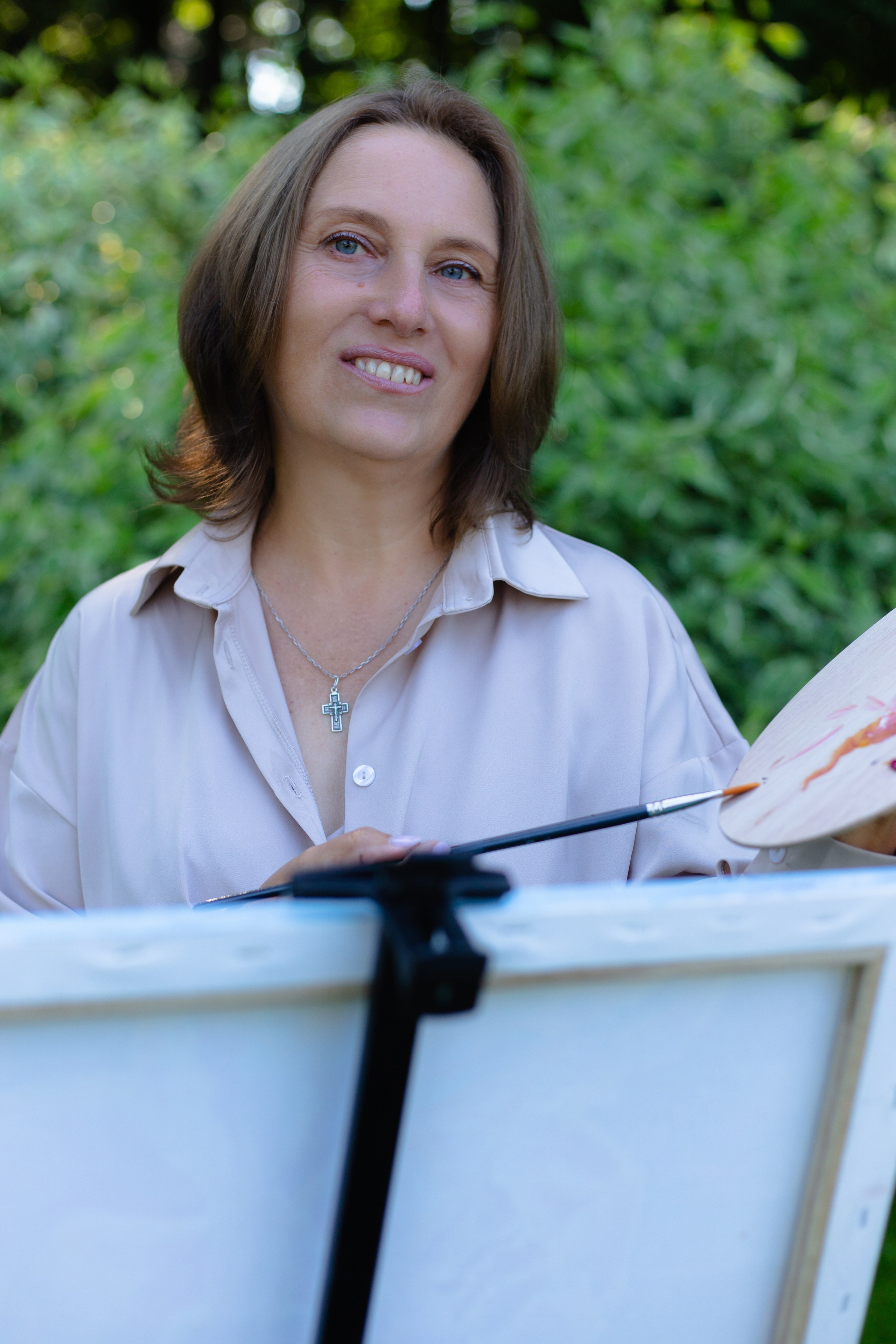 Небо отражается в глазах художницы. Фотограф Тула