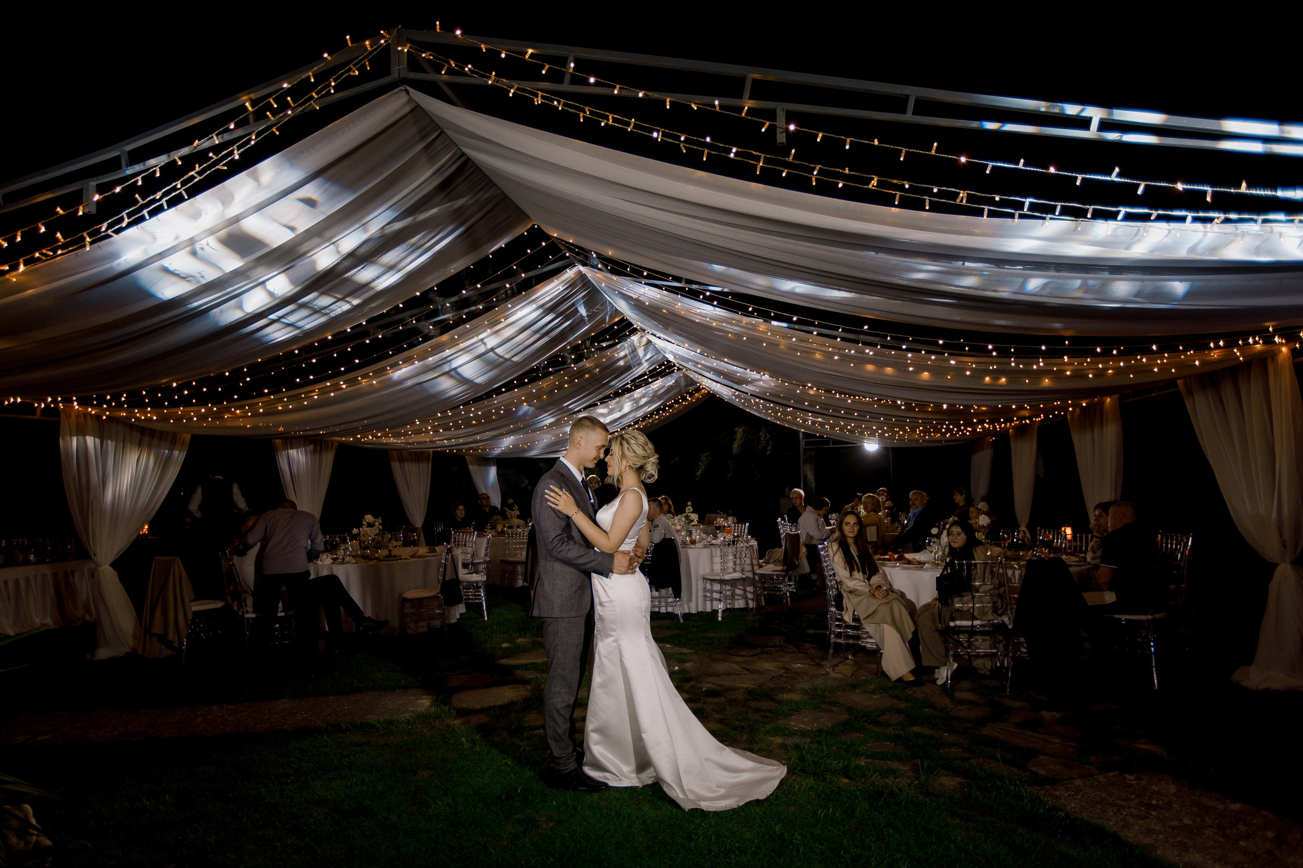 Денис и Алина. Белый замок. Фотограф Анна Лейман. Севастополь