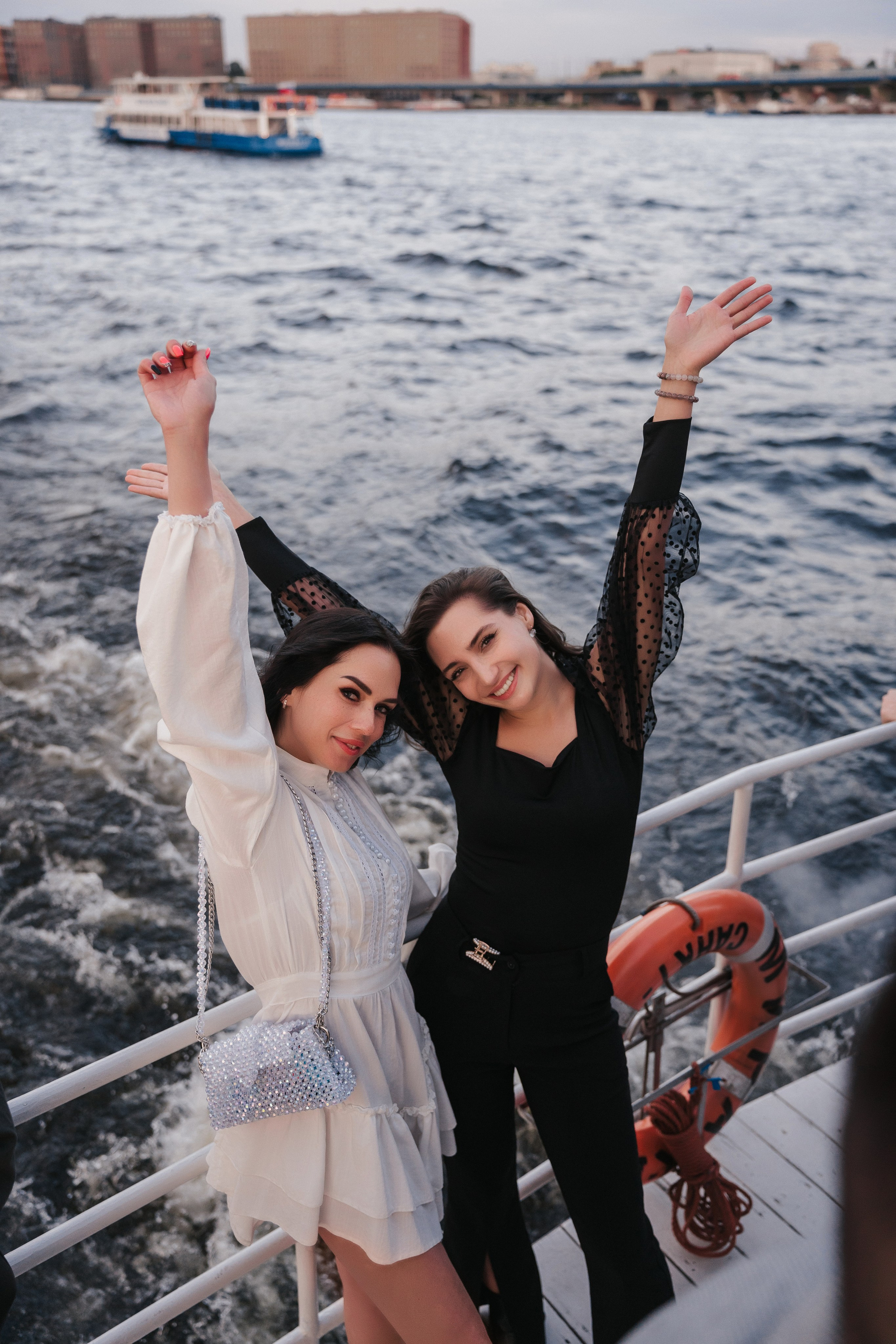 Прогулки на теплоходе. Фотограф Сергей Лукьяненко