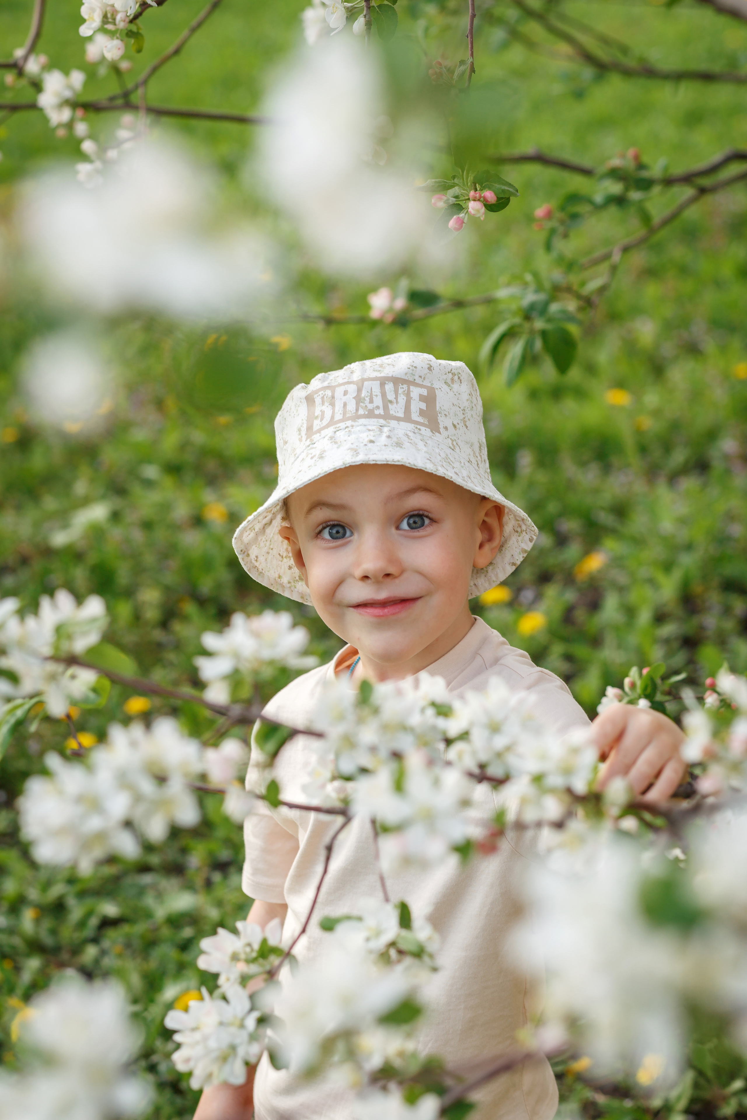 Фотосессия в цветении Екатерина и Матвей. Фотограф в Самаре Юлия Решетнева