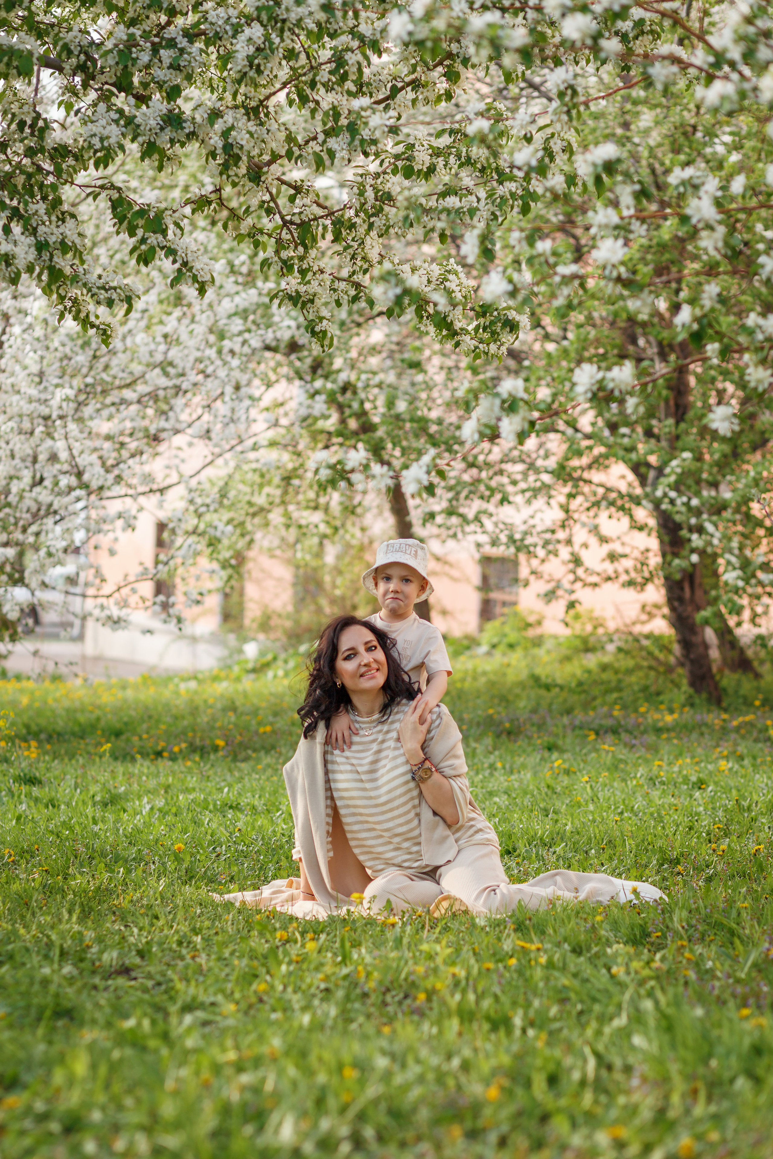 Фотосессия в цветении Екатерина и Матвей. Фотограф в Самаре Юлия Решетнева
