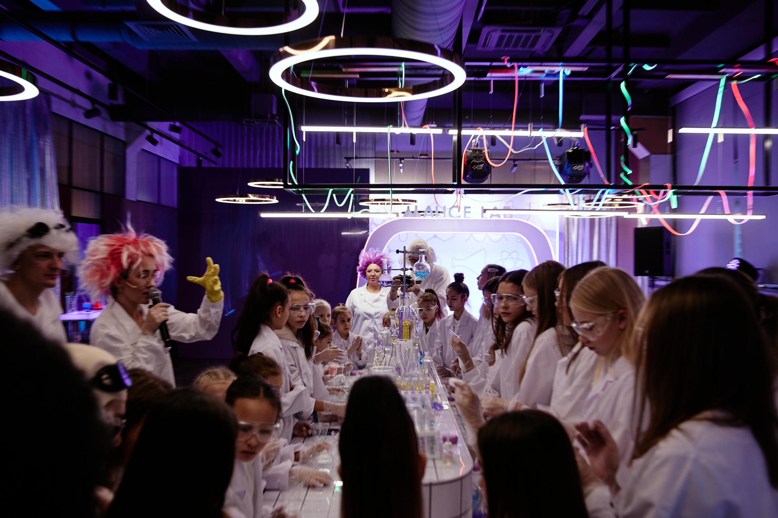 ALICE LAB. Дмитрий Мазуркевич: Профессиональный Репортажный Фотограф