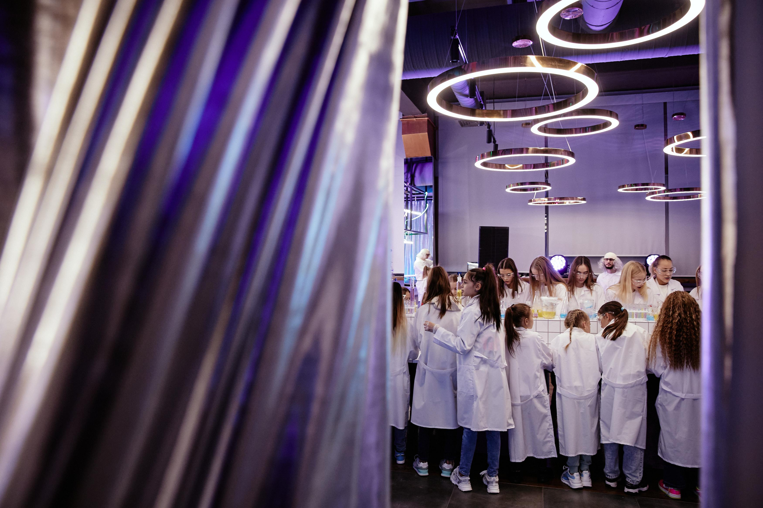 ALICE LAB. Дмитрий Мазуркевич: Профессиональный Репортажный Фотограф