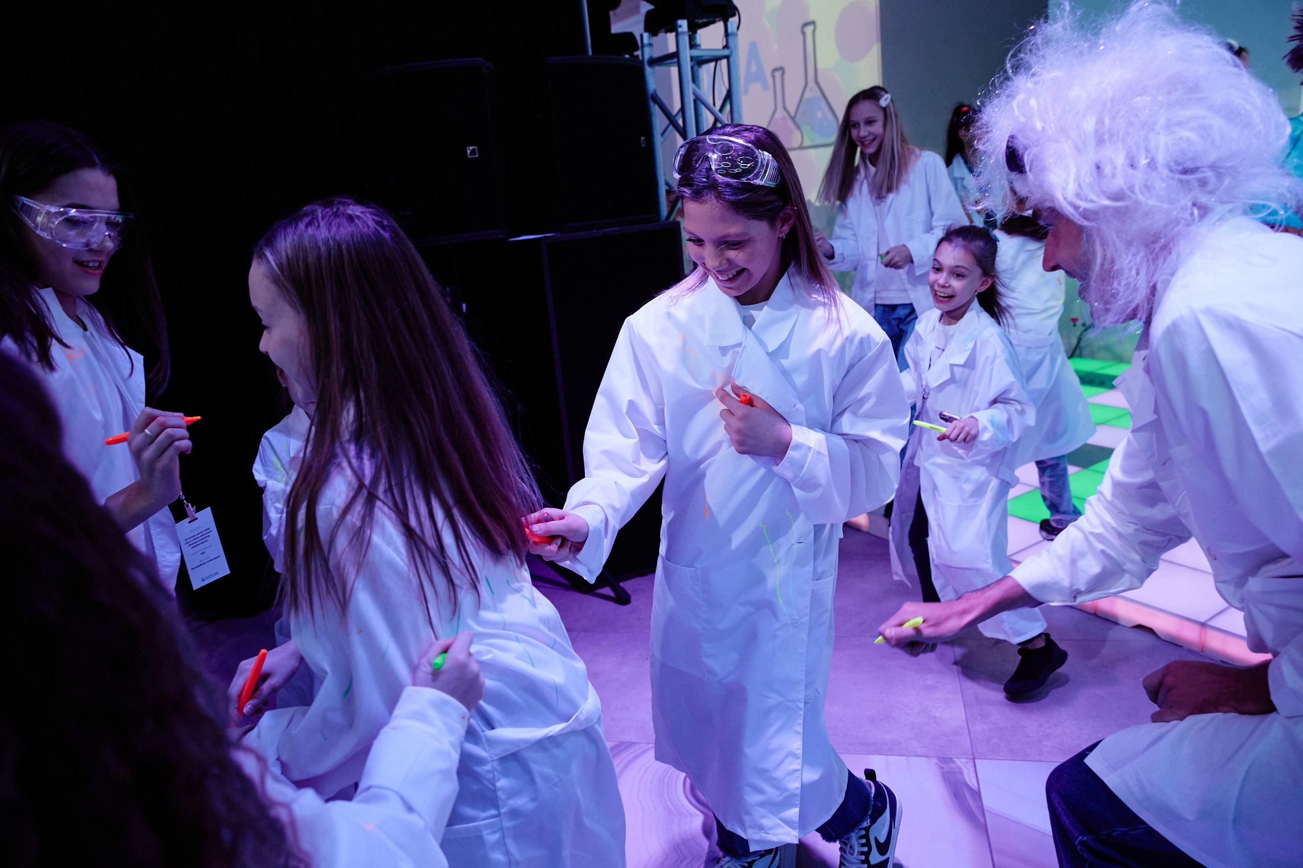 ALICE LAB. Дмитрий Мазуркевич: Профессиональный Репортажный Фотограф