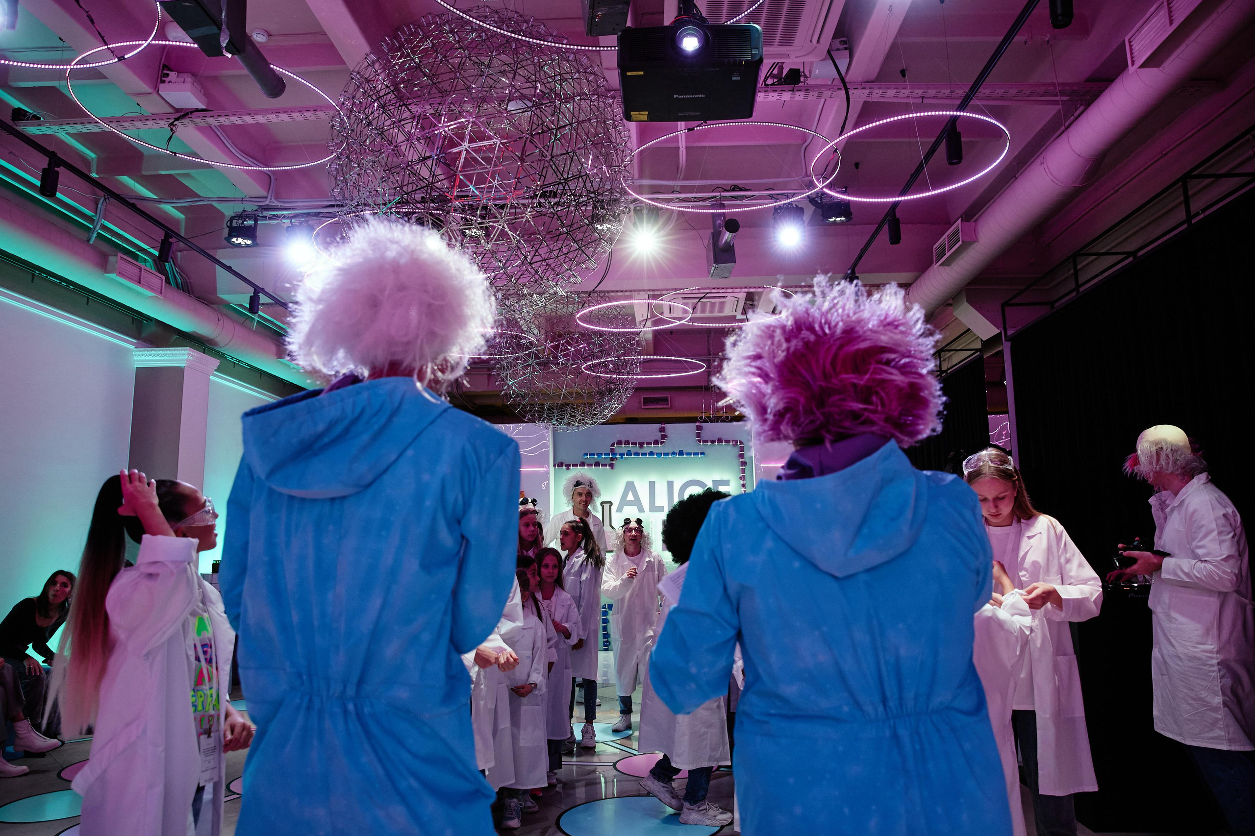 ALICE LAB. Дмитрий Мазуркевич: Профессиональный Репортажный Фотограф