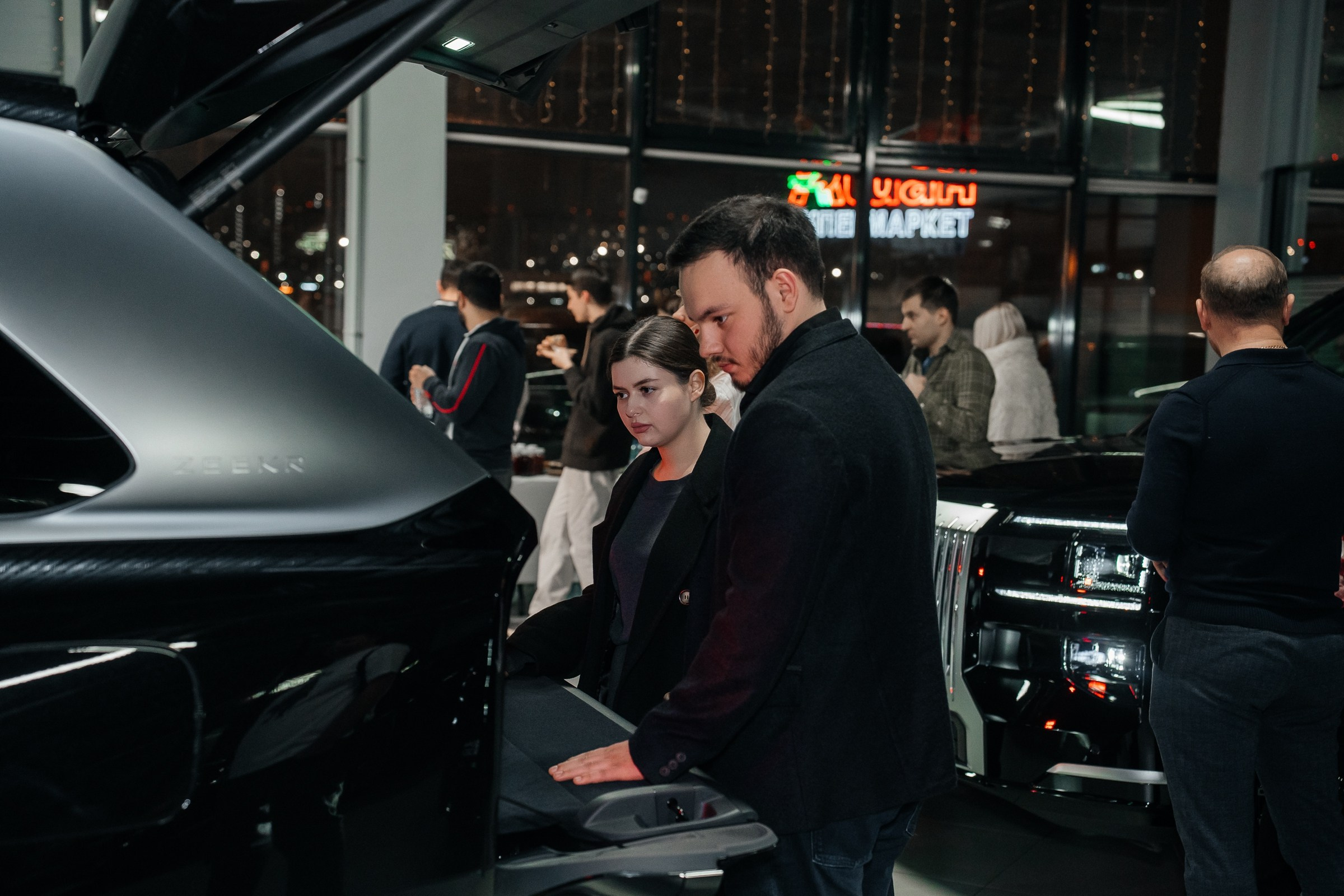 ПРЕЗЕНТАЦИЯ АВТО В FAKER AUTO GROUP. Семейный и репортажный фотограф в Москве Оксана Шилова