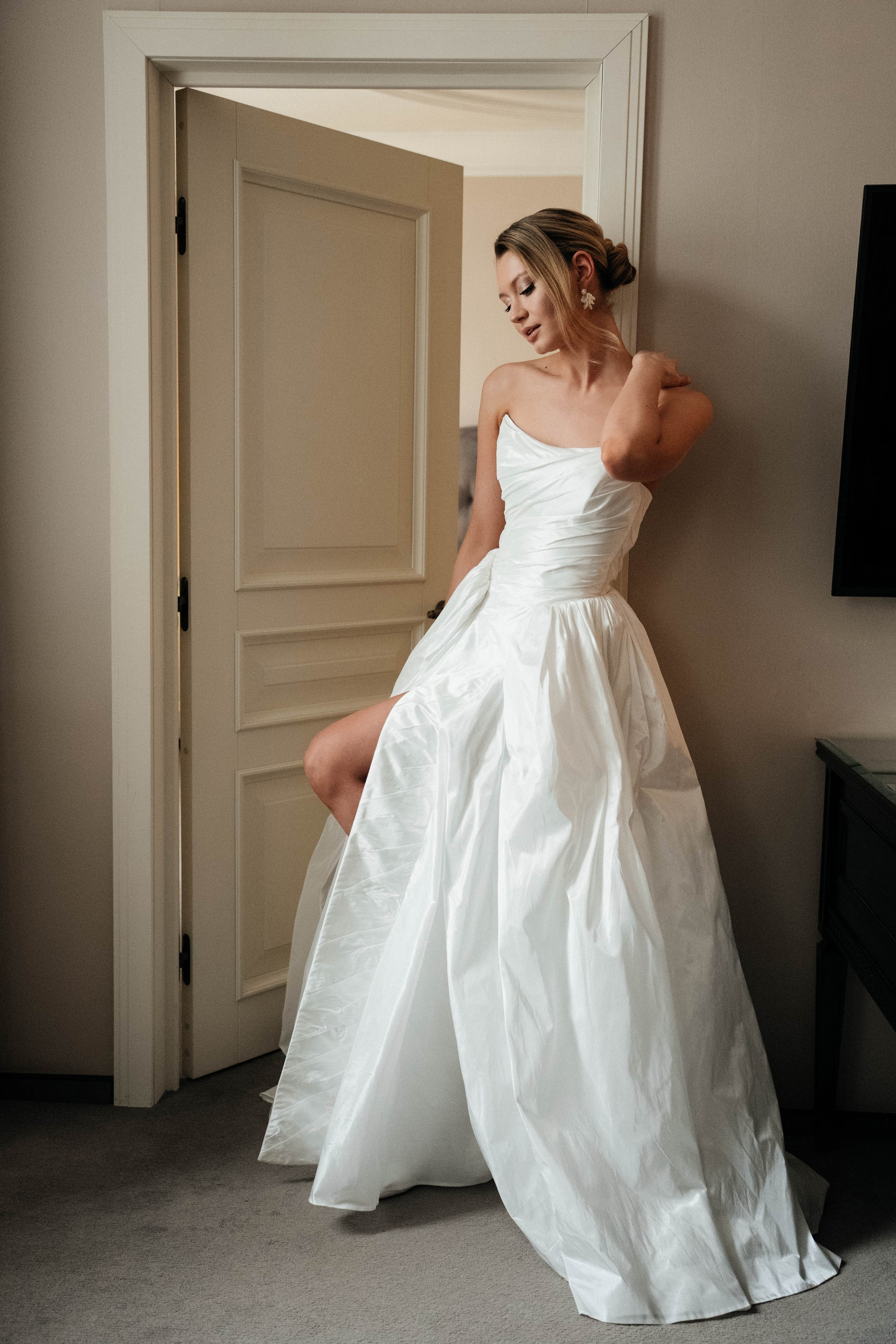 Алексей и Анастасия, творческая съемка в отеле Амбассадор. Свадебный фотограф Москва Александра Аверкова